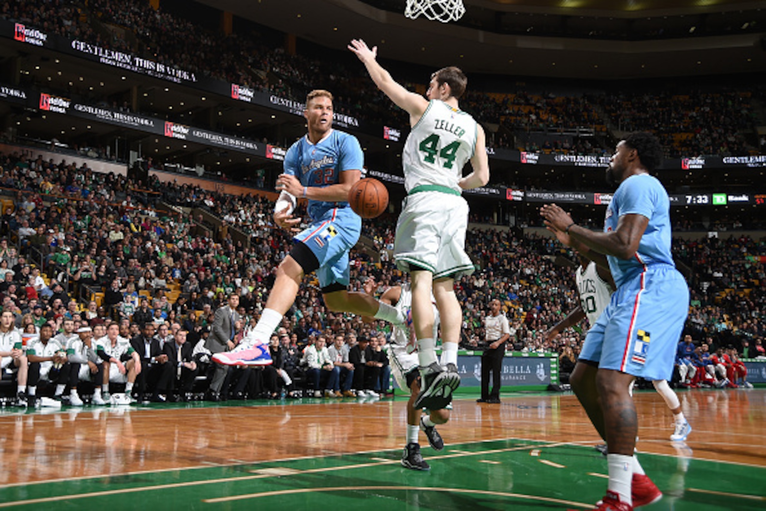 BOSTON, MA - MARCH 29: Blake Griffin #32 of the Los Angeles Clippers passes the ball against the Boston Celtics on March 29, 2015 at TD Garden in Boston, Massachusetts.  NOTE TO USER: User expressly acknowledges and agrees that, by downloading and or usin
