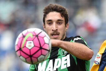 REGGIO NELL'EMILIA, ITALY - MAY 01:  Sime Vrsaljko of US Sassuolo Calcio in action during the Serie A match between US Sassuolo Calcio and Hellas Verona FC at Mapei Stadium - Cittï¿½ï¿½ï¿½ï¿½ del Tricolore on May 1, 2016 in Reggio nell'Emilia, Italy  (Photo by Gi