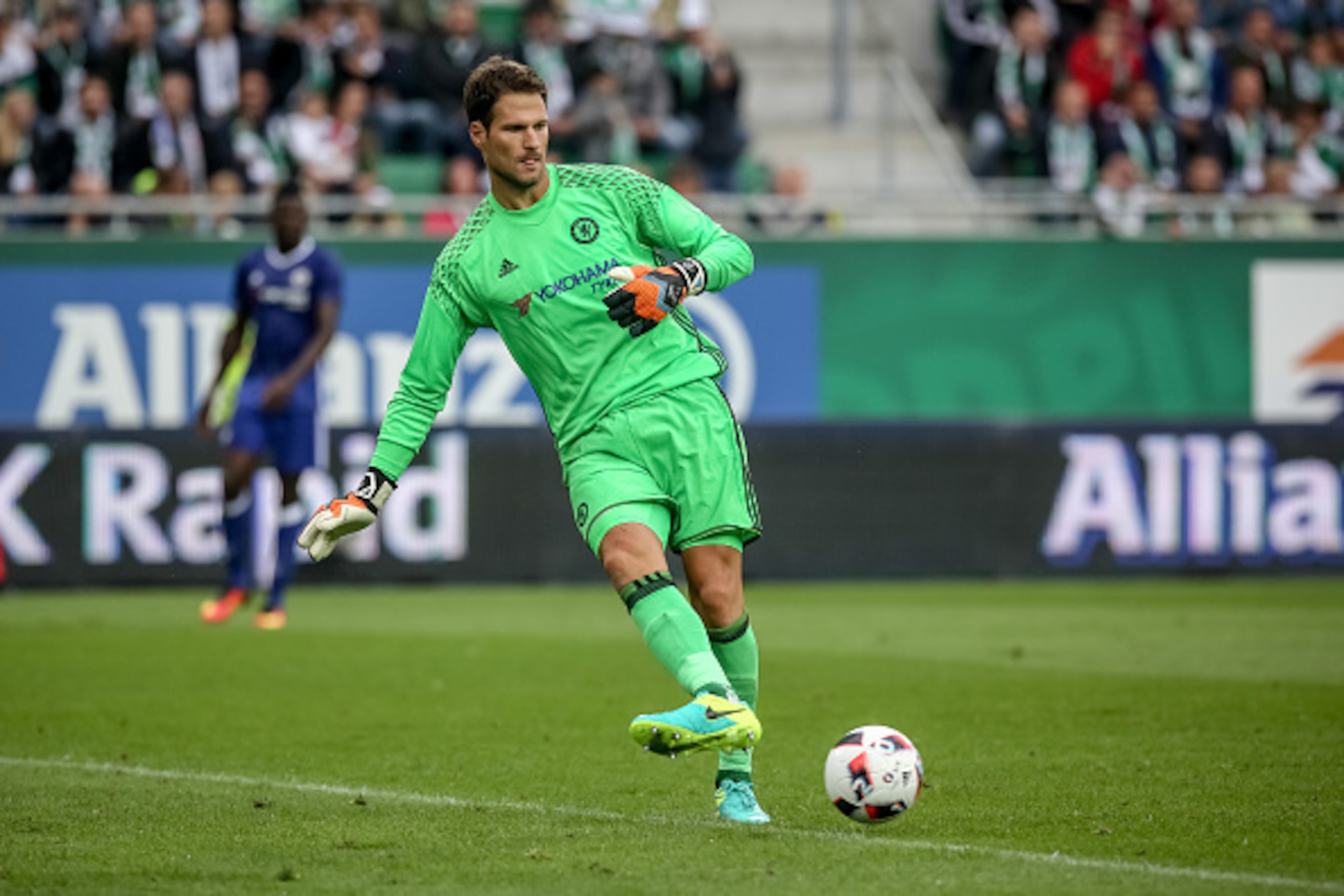 VIENNA, AUSTRIA - JULY 16: Asmir Begovic of Chelsea in action during an friendly match between SK Rapid Vienna and Chelsea F.C. at Allianz Stadion on July 16, 2016 in Vienna, Austria. (Photo by Matej Divizna/Getty Images)