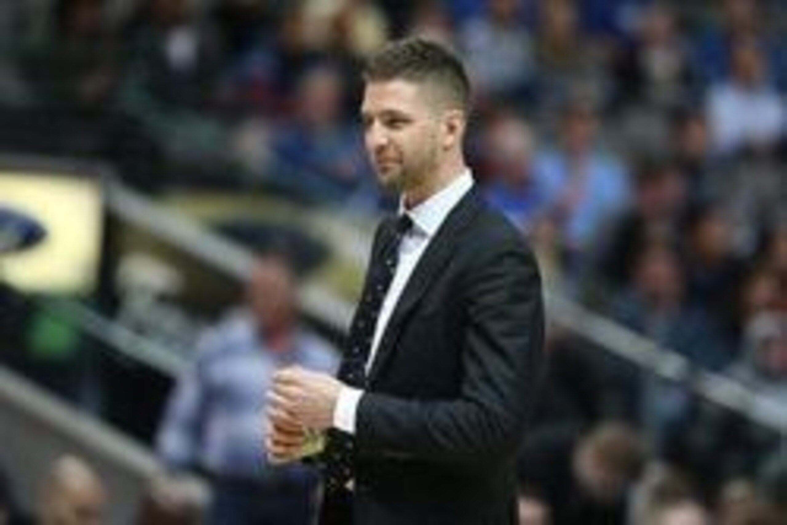 Mar 20, 2016; Dallas, TX, USA; Dallas Mavericks injured forward Chandler Parsons (25) during a timeout from the game against the Portland Trail Blazers at American Airlines Center. Mandatory Credit: Matthew Emmons-USA TODAY Sports