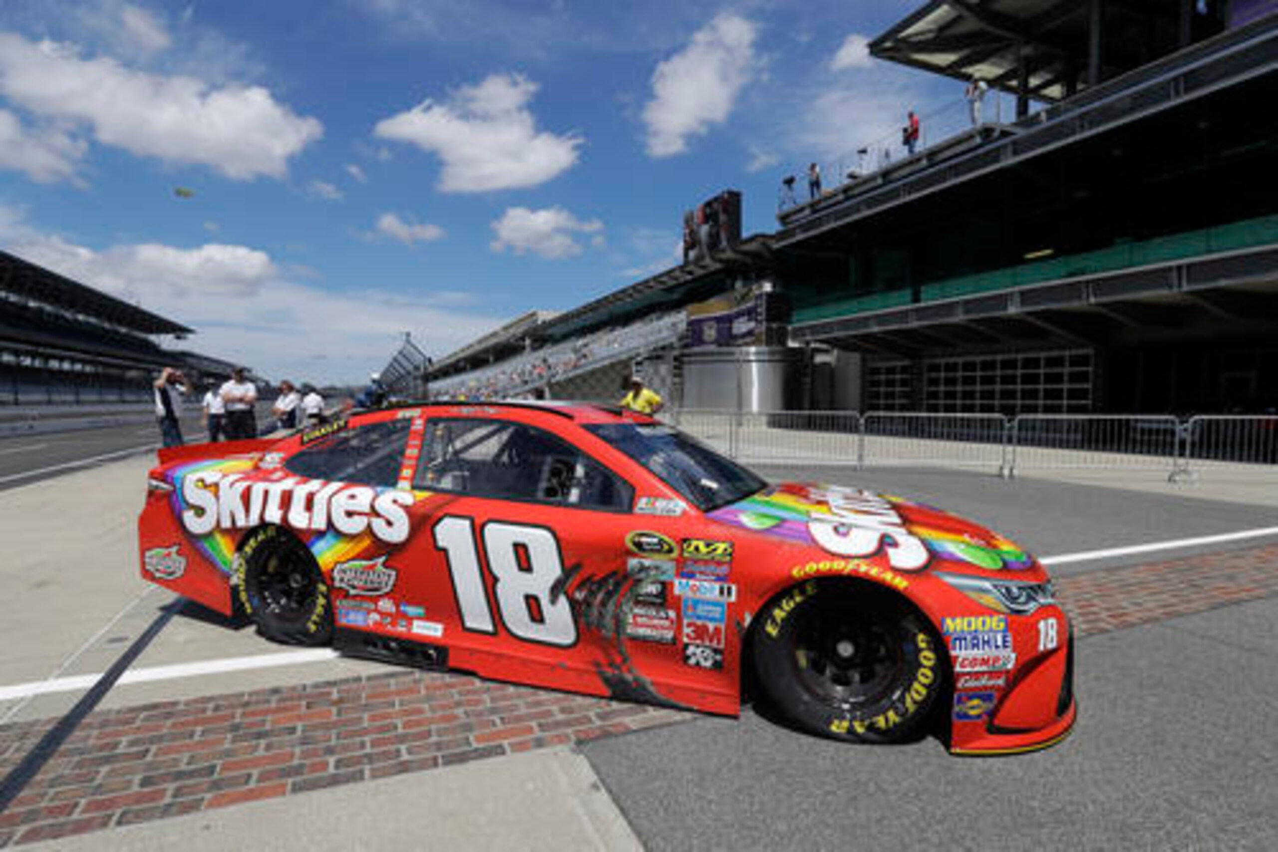 Kyle Busch looks to make it two in a row at IMS.