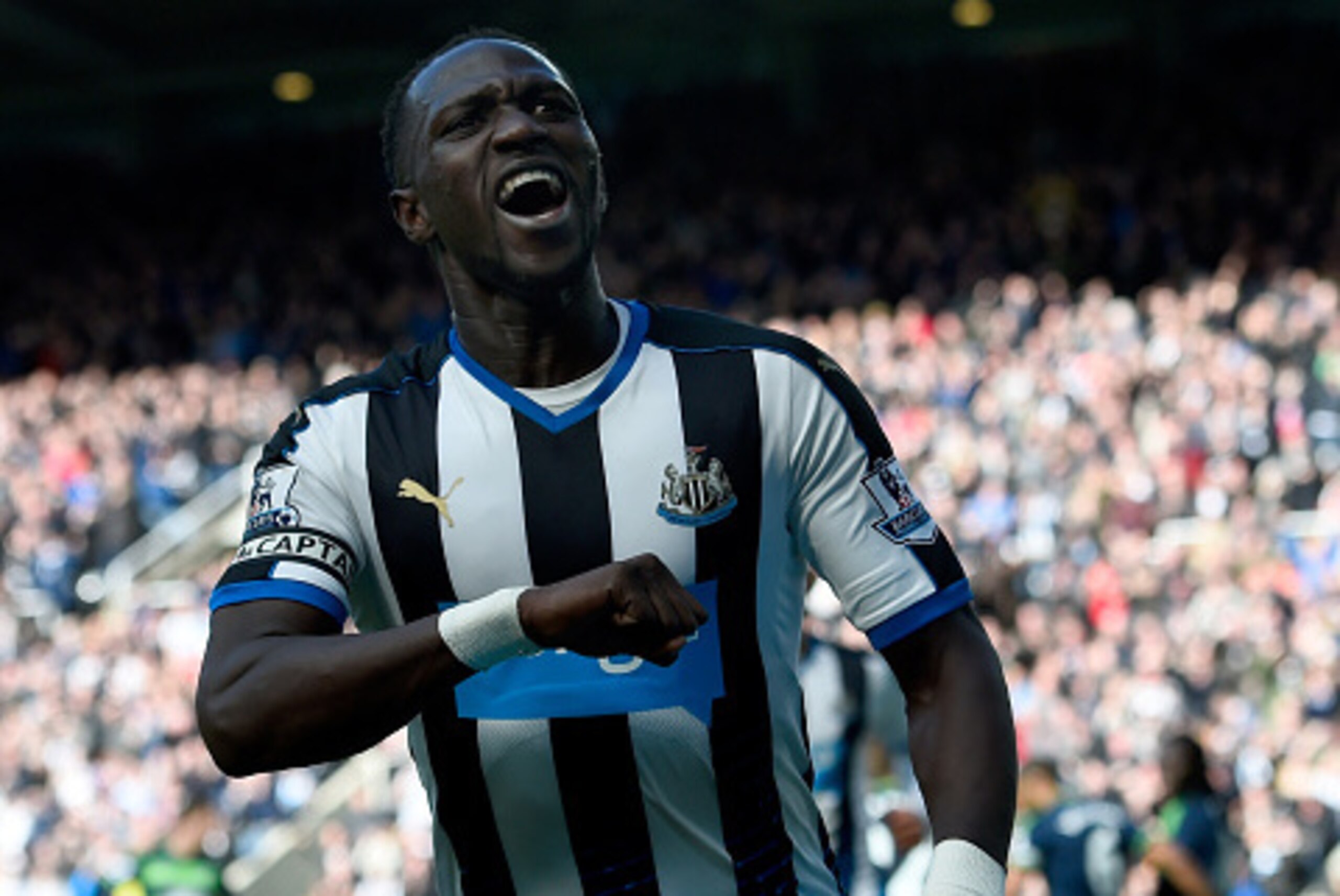 NEWCASTLE UPON TYNE, ENGLAND - APRIL 16:  Newcastle player Moussa Sissoko celebrates after scoring the second Newcastle goal during the Barclays Premier League match between Newcastle United and Swansea City  at St James' Park on April 16, 2016 in Newcast