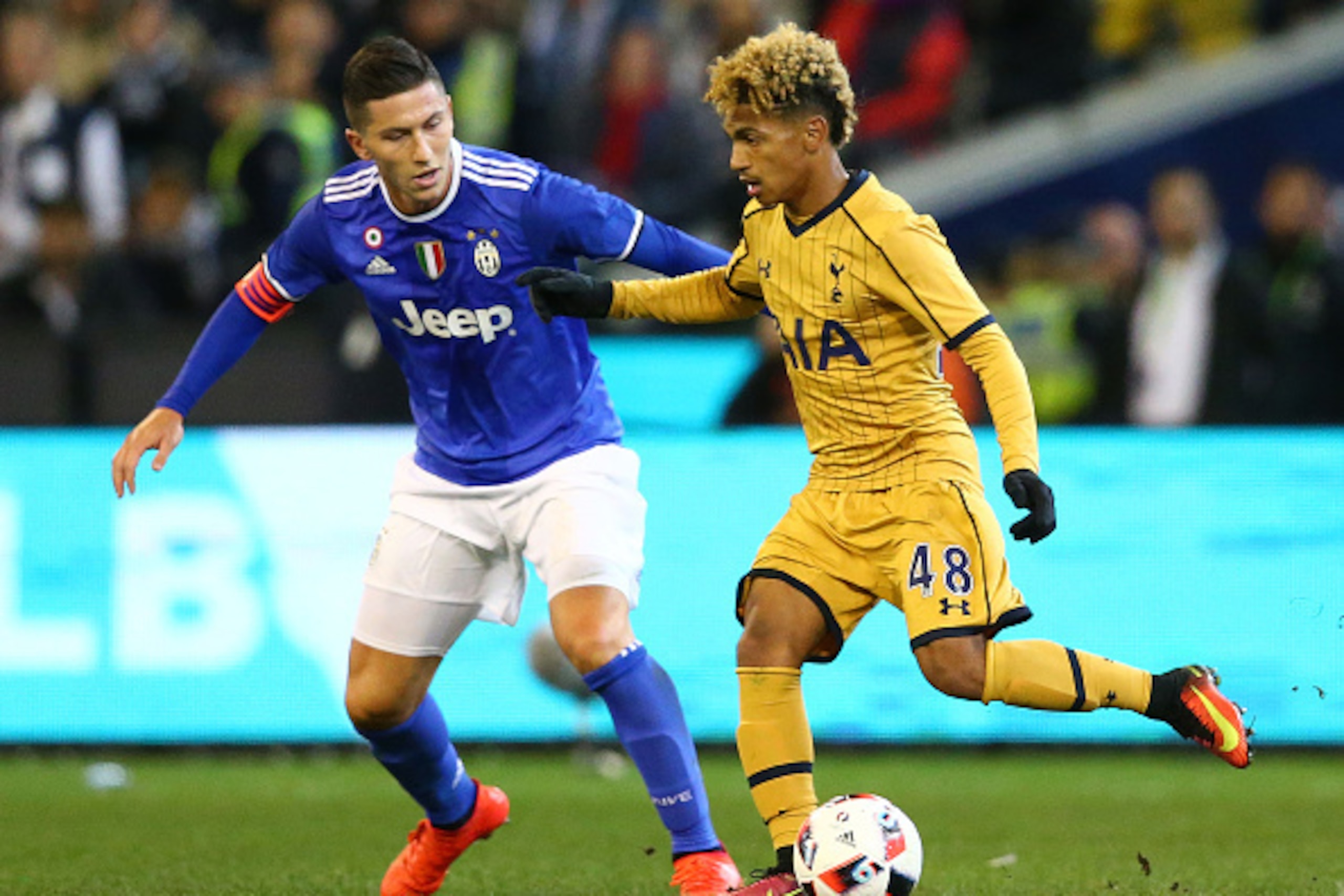 MELBOURNE, AUSTRALIA - JULY 26:  Marcus Edwards of Tottenham Hotspur controls the ball during the 2016 International Champions Cup match between Juventus FC and Tottenham Hotspur at Melbourne Cricket Ground on July 26, 2016 in Melbourne, Australia.  (Phot