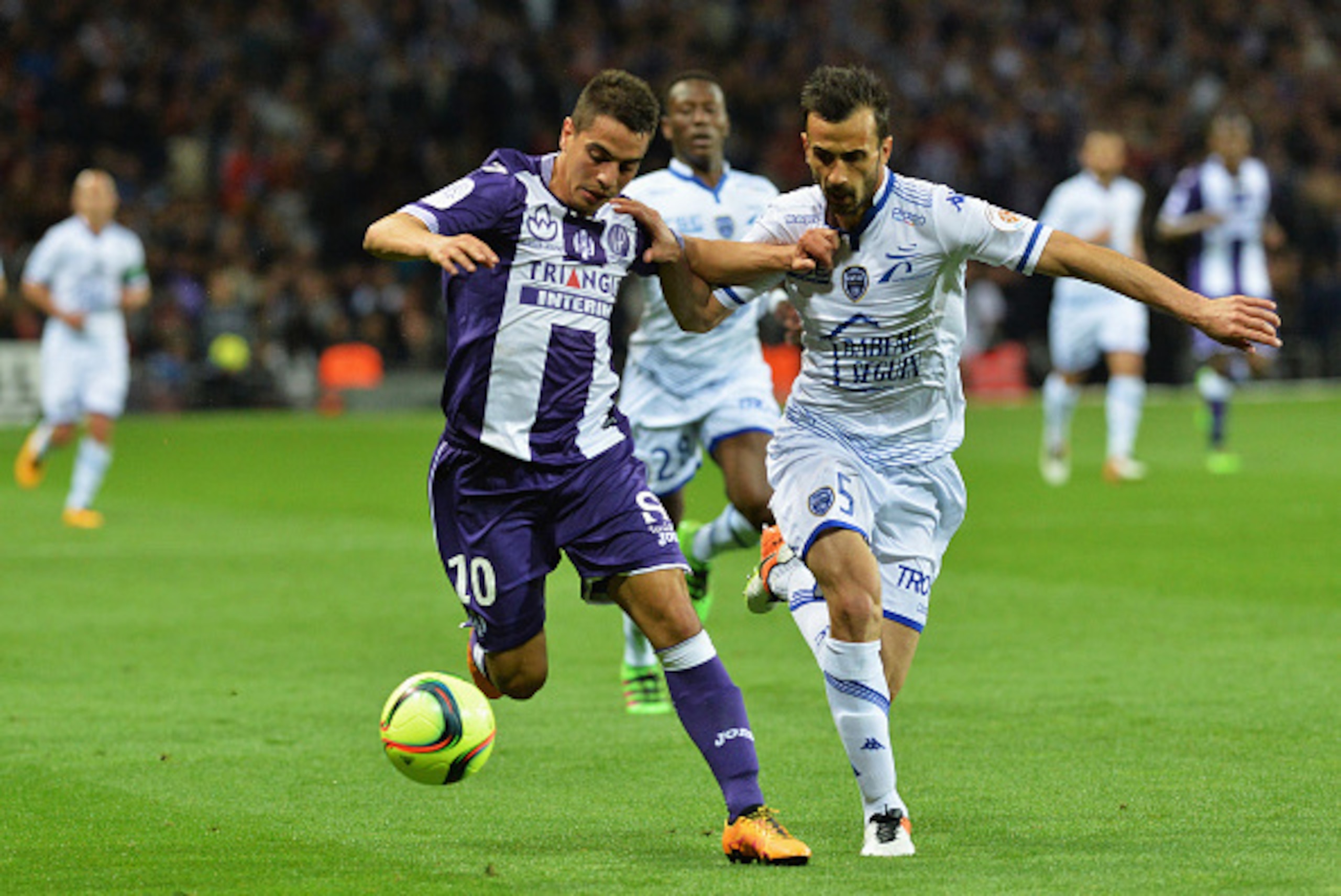 TOULOUSE, FRANCE - MAY 07:  Wissam Ben Yedder from Toulouse in action during the match between Toulouse v Troyes at Stadium Municipal on May 7, 2016 in Toulouse, France.  (Photo by Pascal Rondeau/Getty Images)