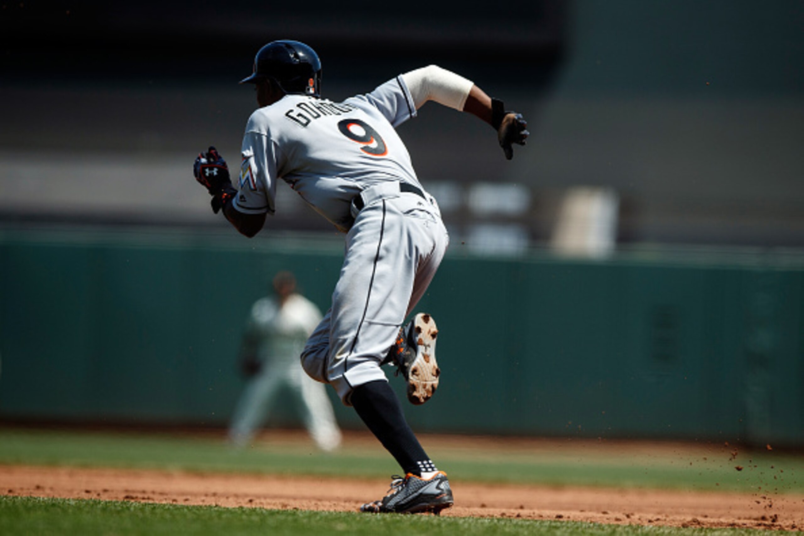 SAN FRANCISCO, CA - APRIL 24: Dee Gordon #9 of the Miami Marlins runs to second base against the San Francisco Giants during the third inning at AT&T Park on April 24, 2016 in San Francisco, California.  The Miami Marlins defeated the San Francisco Giants