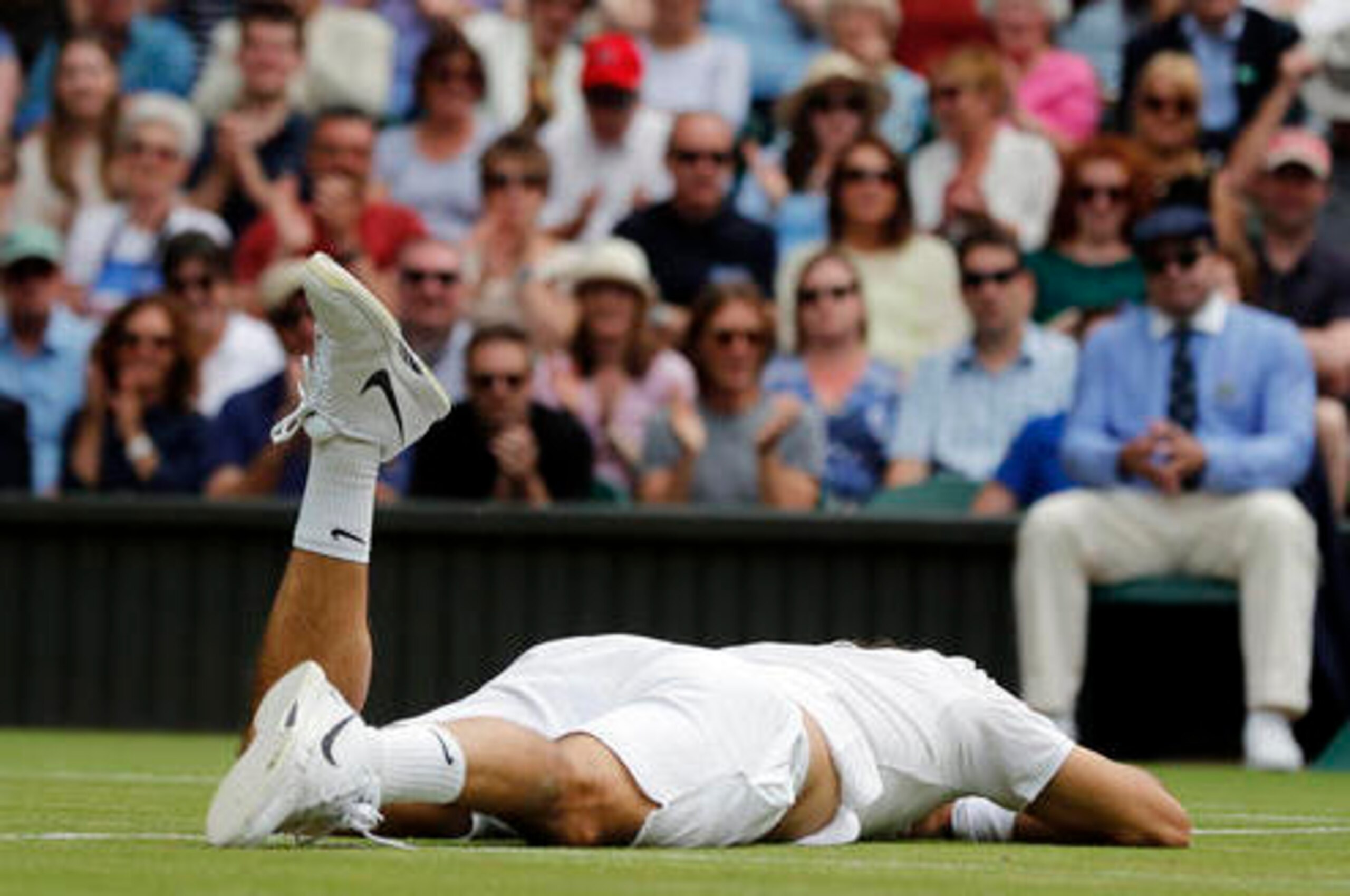 Federer's fall at Wimbledon turned out to be more severe than initially thought.