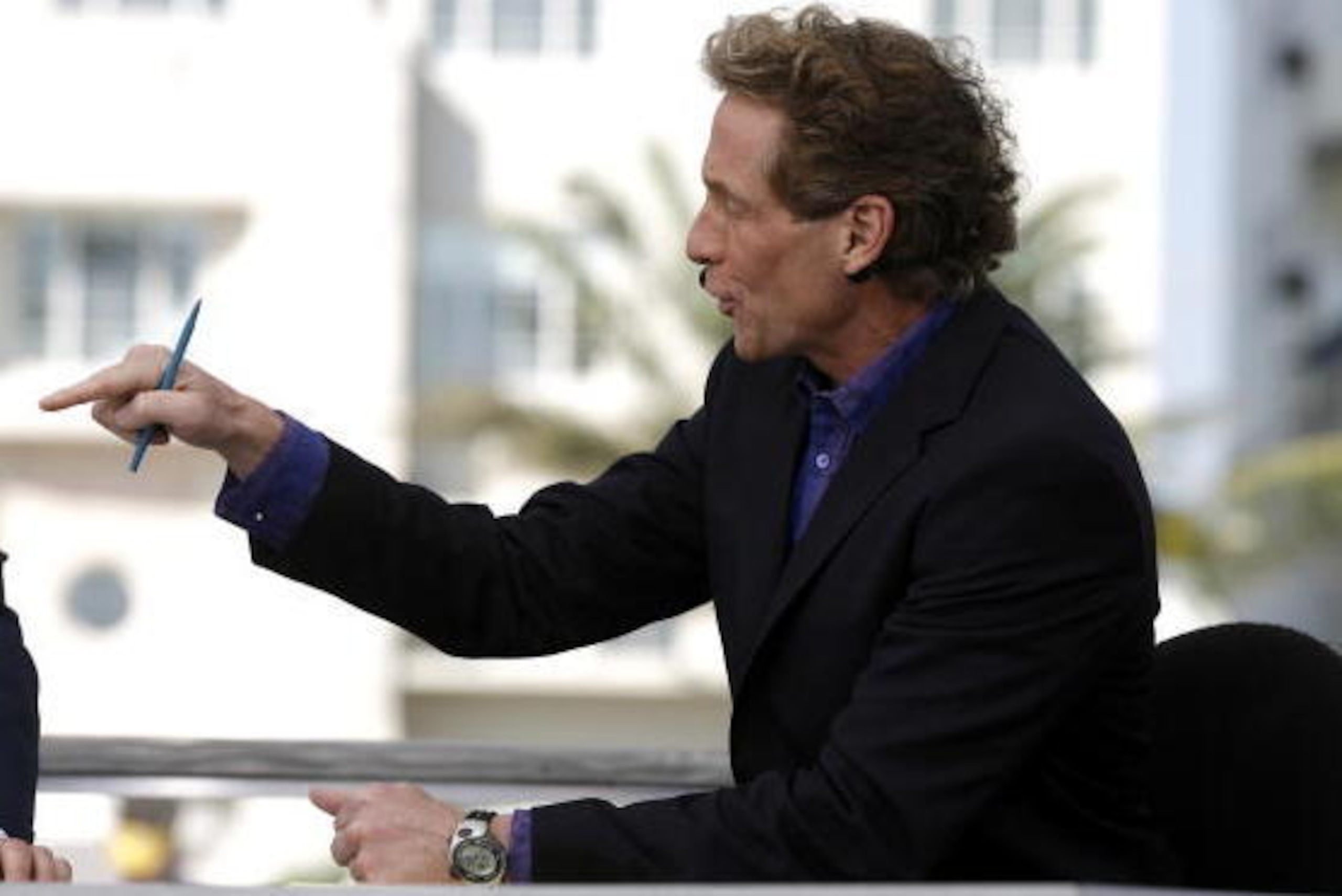 Cold Pizza host Skip Bayless on the ESPN set in Miami, Florida on February 1, 2007. (Photo by Allen Kee/Getty Images) *** Local Caption ***