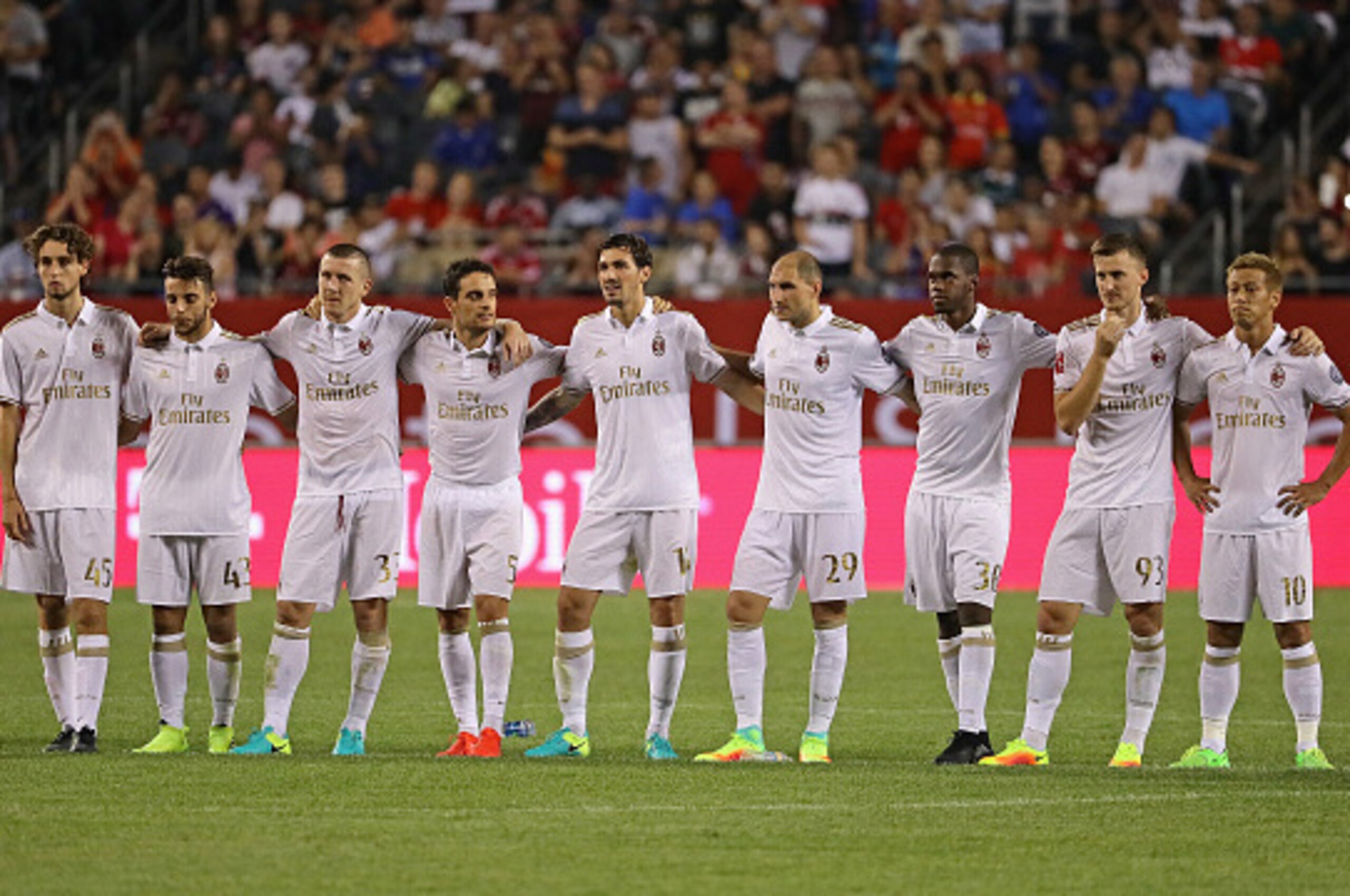 CHICAGO, IL - JULY 27: Members of A.C. Milan watch a teammate shoot a penalty kick against FC Bayern Munich during a friendly match in the International Champions Cup 2016 at Soldier Field on July 27, 2016 in Chicago, Illinois. A.C. Milan defeated Bayern 
