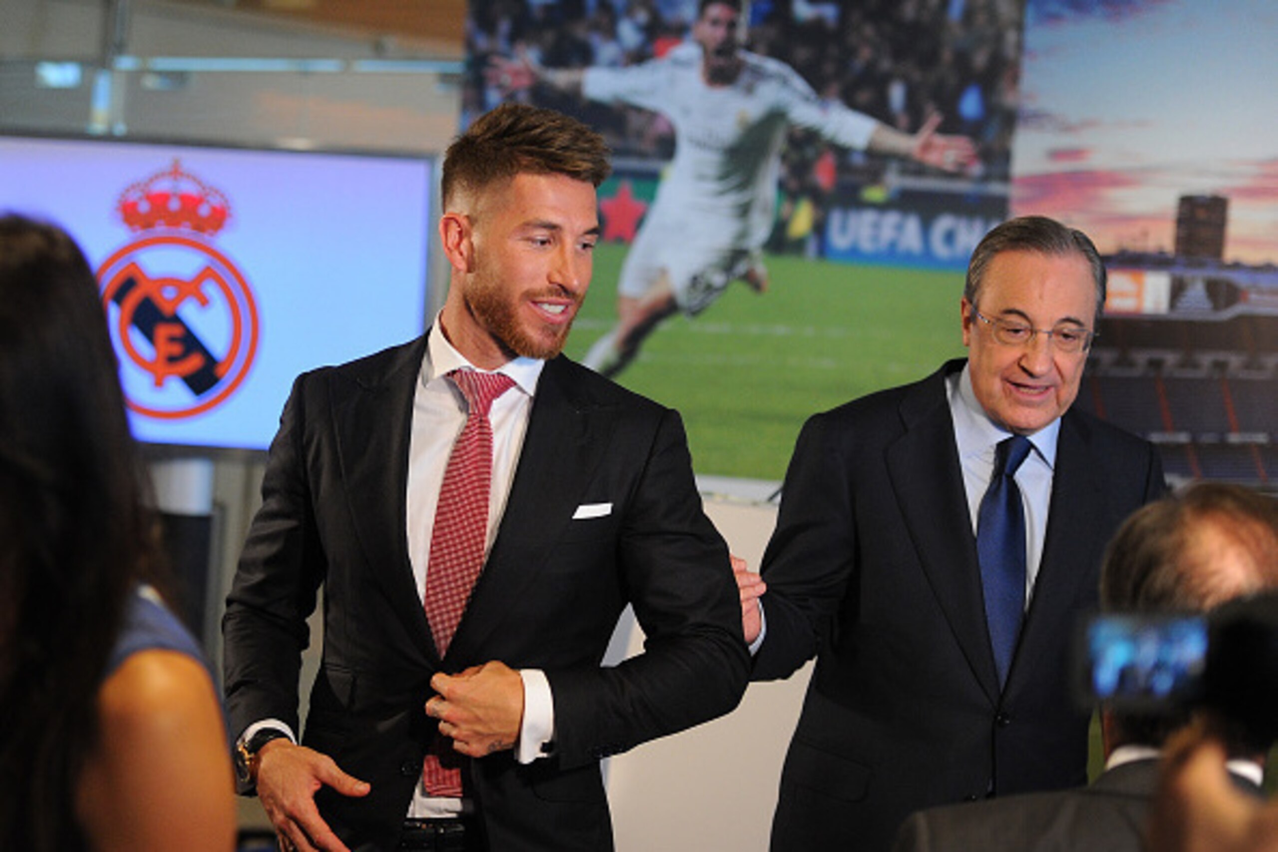 MADRID, SPAIN - AUGUST 17:  Sergio Ramos of Real Madrid stands with Real president Florentino Perez during a press conference to announce Ramos' new five-year contract with Real Madrid at the Santiago Bernabeu stadium on August 17, 2015 in Madrid, Spain. 