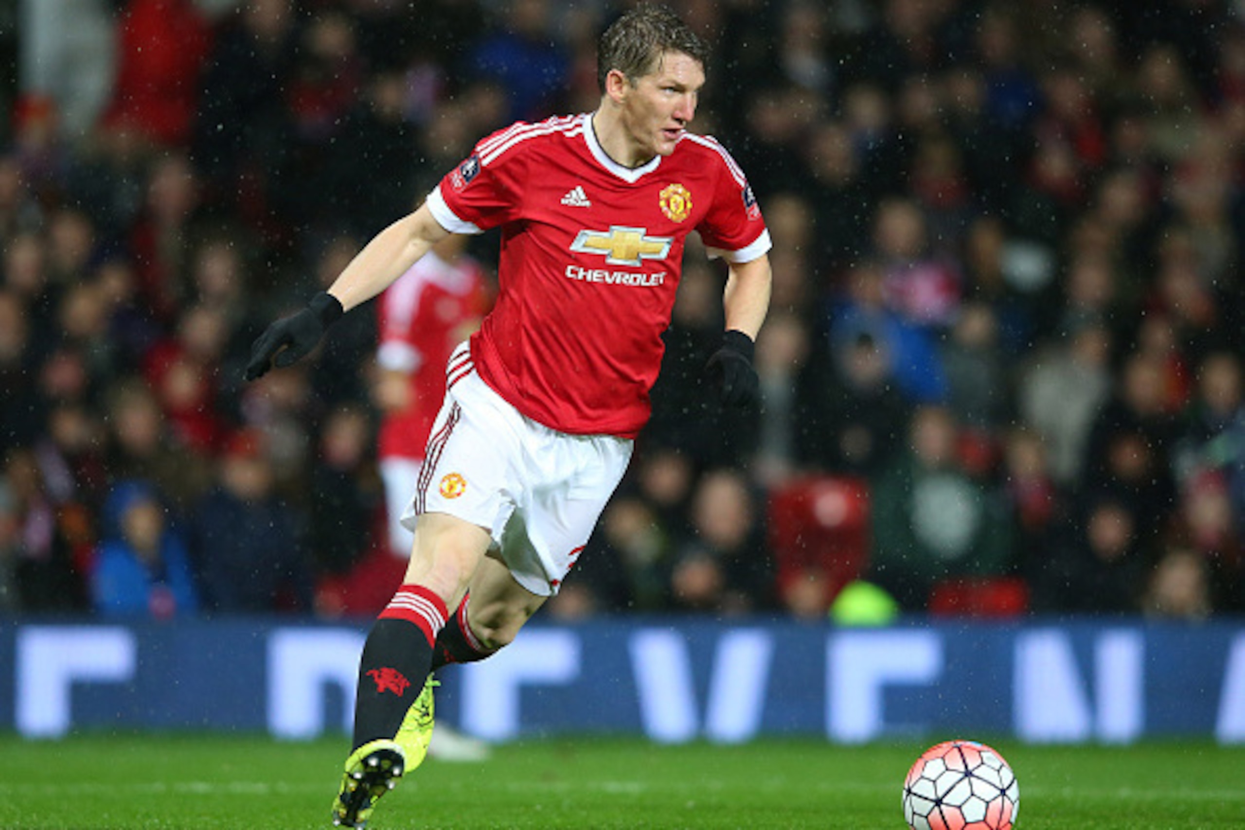 MANCHESTER, ENGLAND - JANUARY 09: Bastian Schweinsteiger of Manchester United during the Emirates FA Cup Third Round match between Manchester United and Sheffield United at Old Trafford on January 9, 2016 in Manchester, England. (Photo by Alex Livesey/G MANCHESTER, ENGLAND - JANUARY 09: Bastian Schweinsteiger of Manchester United during the Emirates FA Cup Third Round match between Manchester United and Sheffield United at Old Trafford on January 9, 2016 in Manchester, England. (Photo by Alex Livesey/G