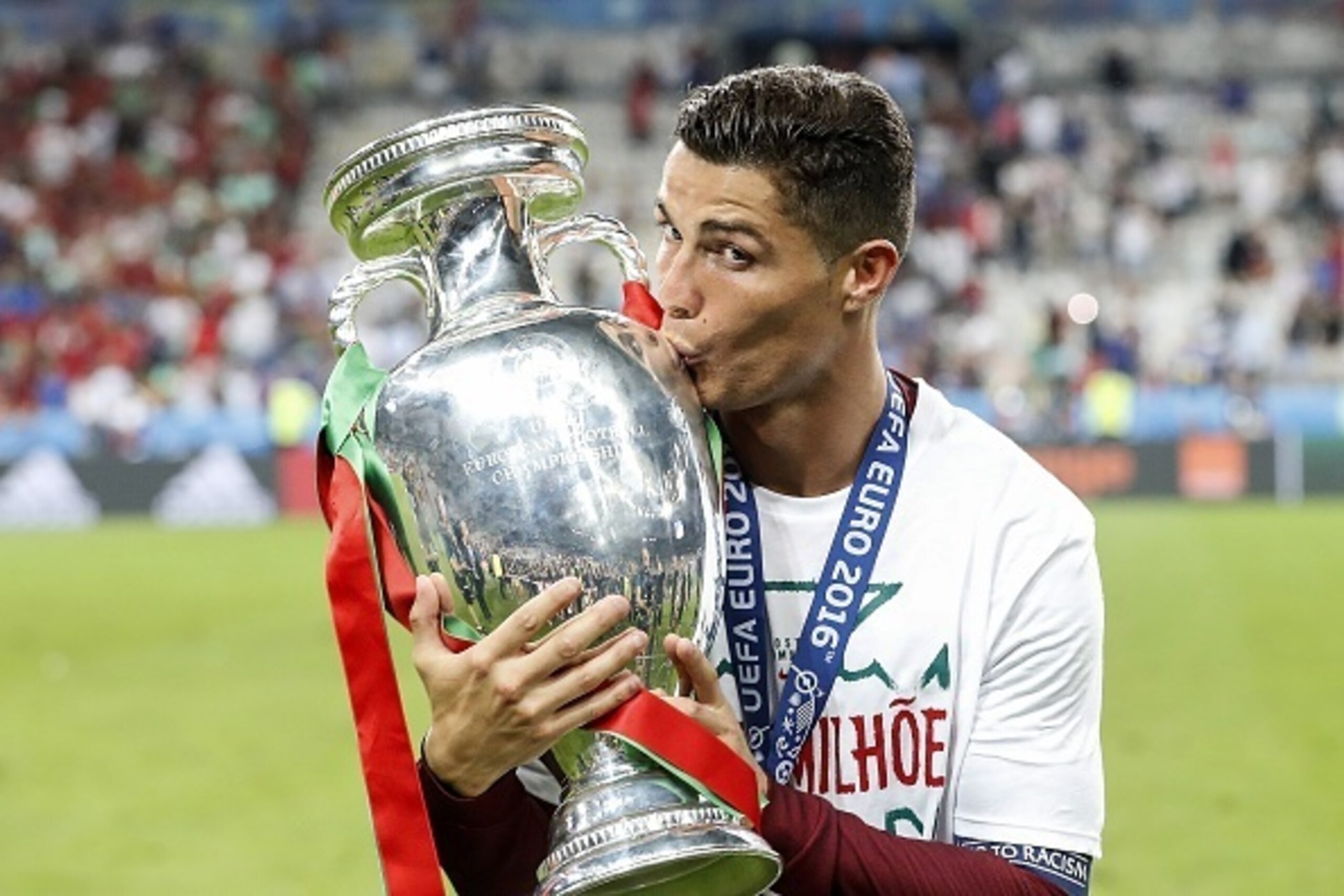Cristiano Ronaldo of Portugal with Coupe Henri Delaunay during the UEFA EURO 2016 final match between Portugal and France on July 10, 2016 at the Stade de France in Paris, France.(Photo by VI Images via Getty Images)