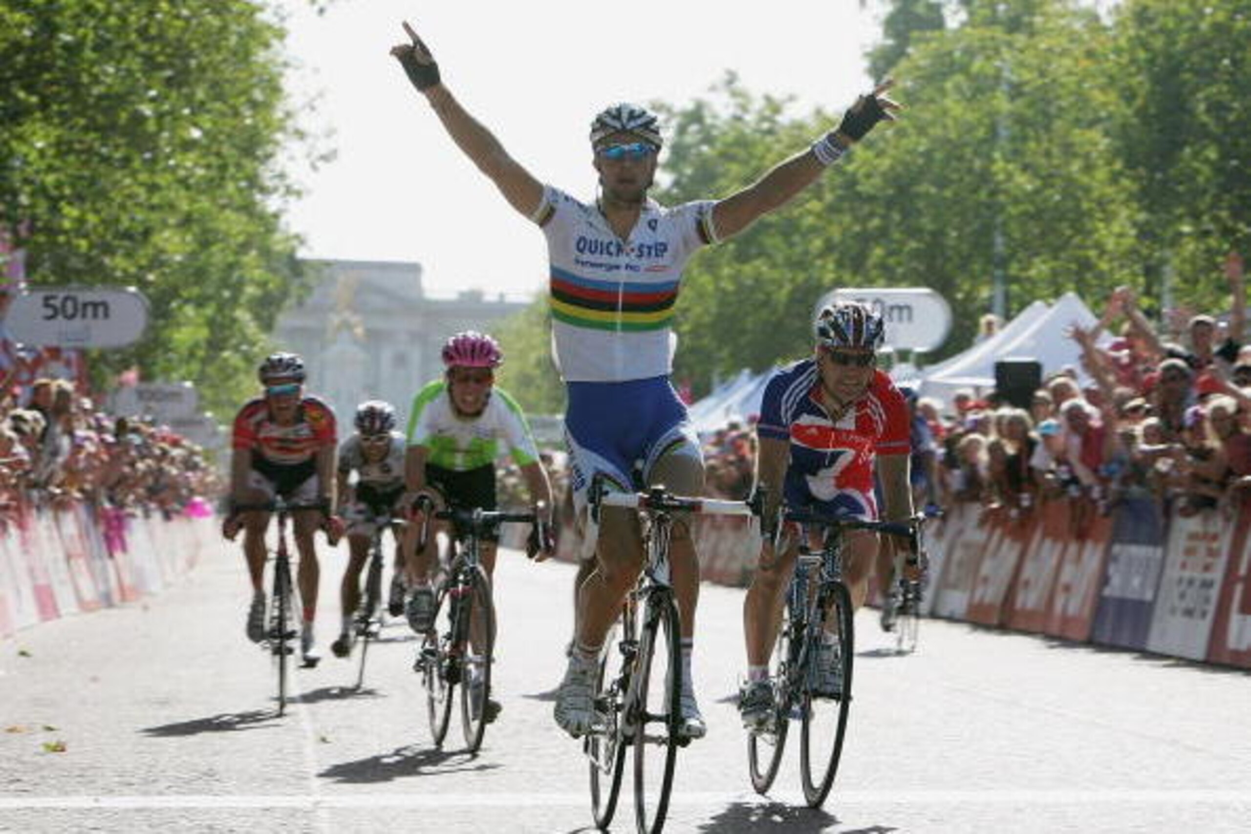 LONDON - SEPTEMBER 03:  Tom Boonen of Belgium and QuickStep-Innergetic crosses the line in first place after stage 6 of the Tour of Britain from Greenwich Park to The Mall on September 3, 2006 in London, England.  (Photo by Julian Finney/Getty Images)