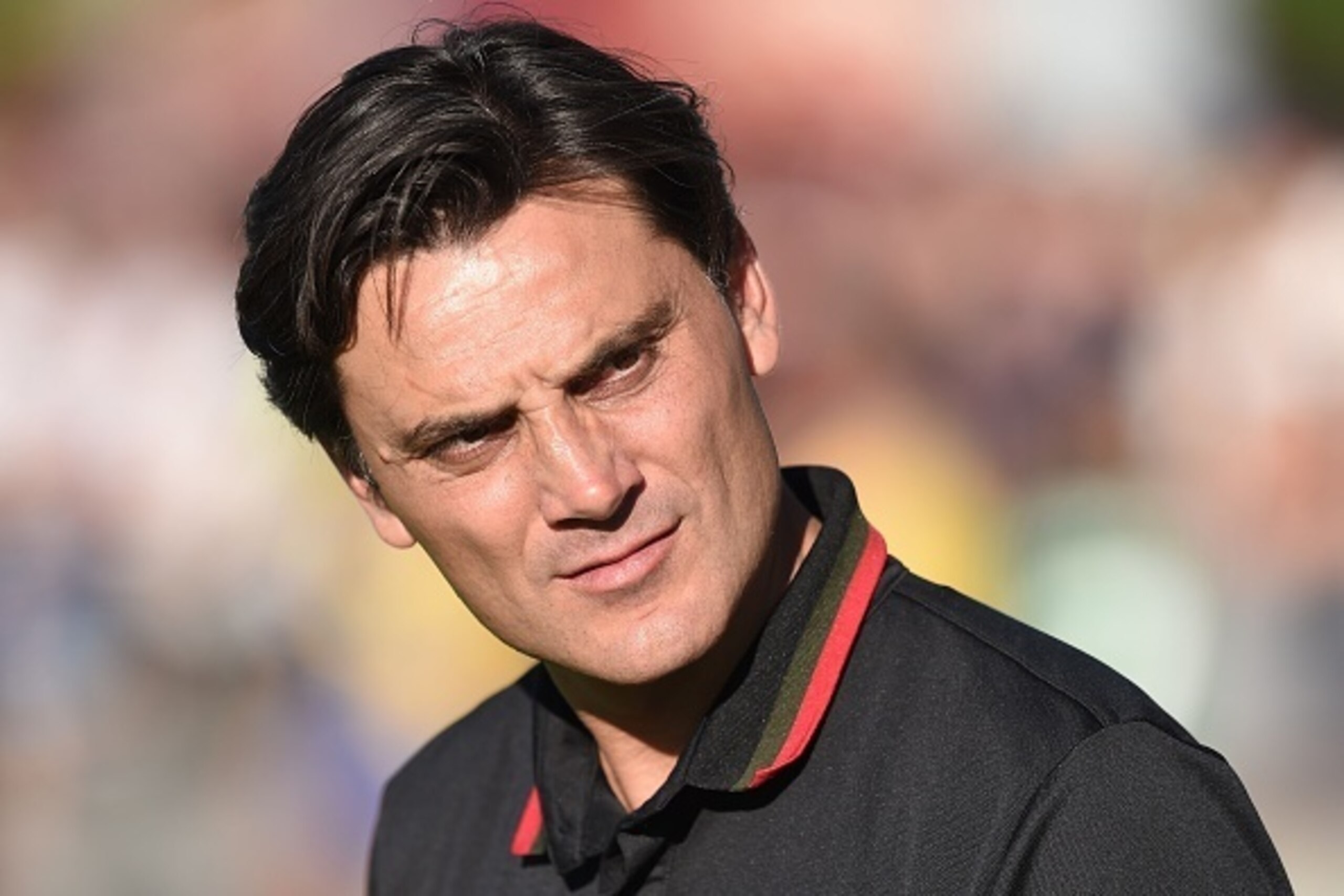 AC Milan's Italian head coach Vincenzo Montella looks on prior to the friendly football between Bordeaux and AC Milan on July 16, 2016 at the Armandie stadium in Agen, southwestern France.  / AFP / NICOLAS TUCAT        (Photo credit should read NICOLAS TU