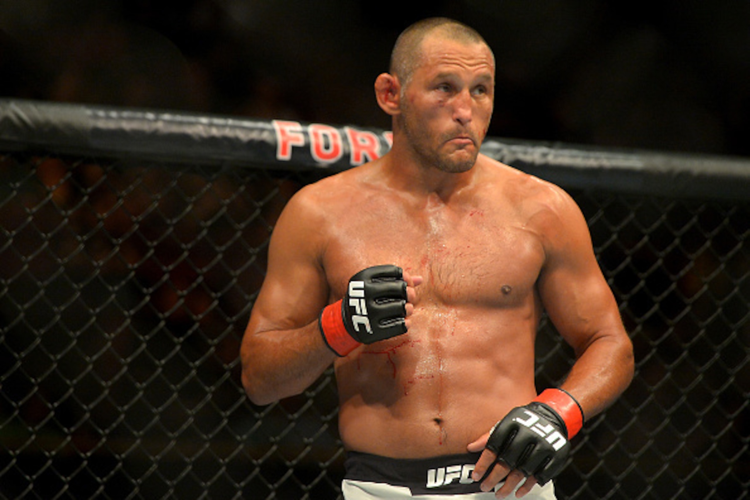 INGLEWOOD, CA - JUNE 04: Dan Henderson during his middleweight bout at UFC 199 at The Forum on June 4, 2016 in Inglewood, California. (Photo by Jayne Kamin-Oncea/Getty Images)