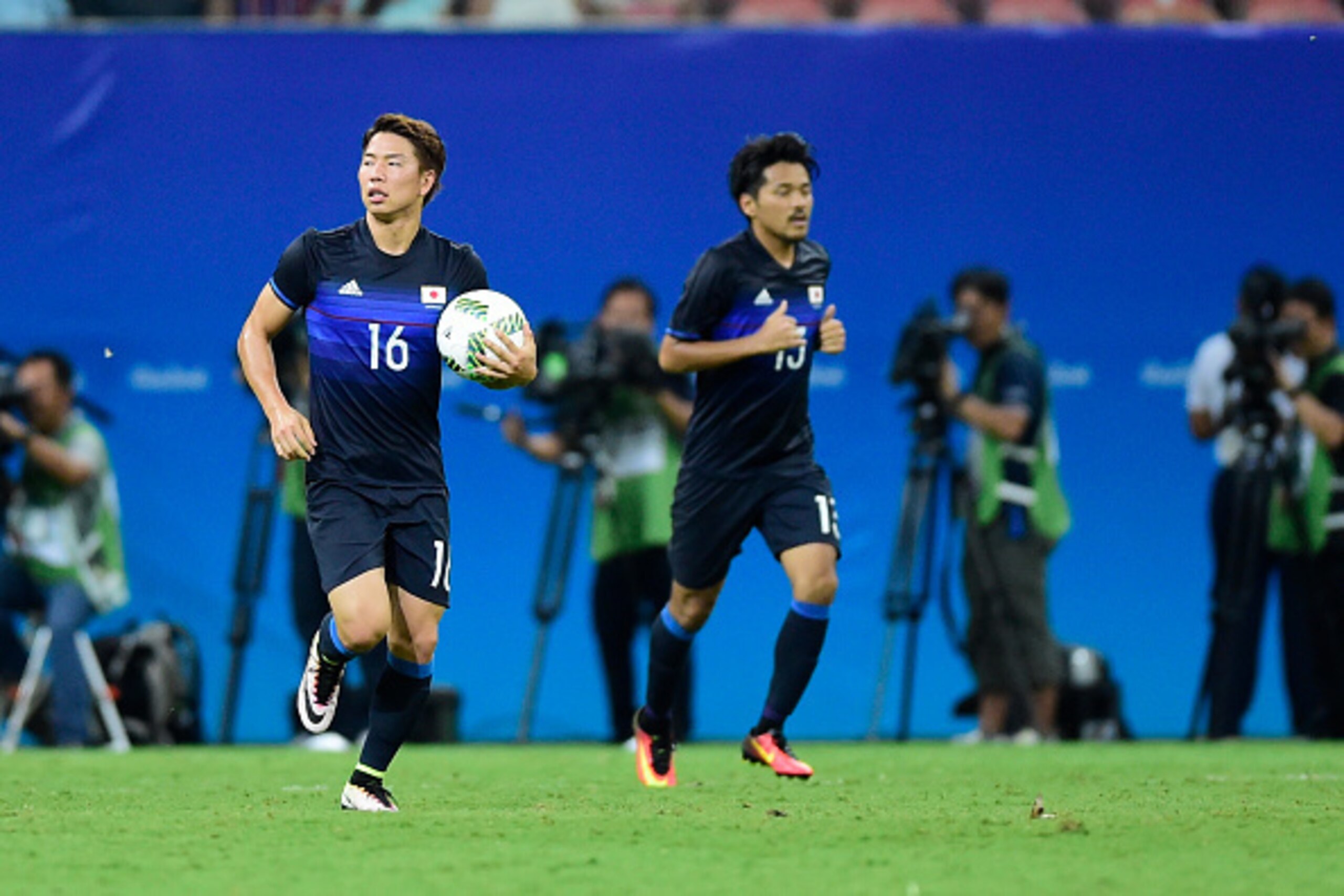 MANAUS, BRAZIL - AUGUST 04: Takuma Asano player of Japan celebrates his goal during 2016 Summer Olympics match between Japan and Nigeria  at Arena Amazonia on August 4, 2016 in Manaus, Brazil. (Photo by Bruno Zanardo/Getty Images)