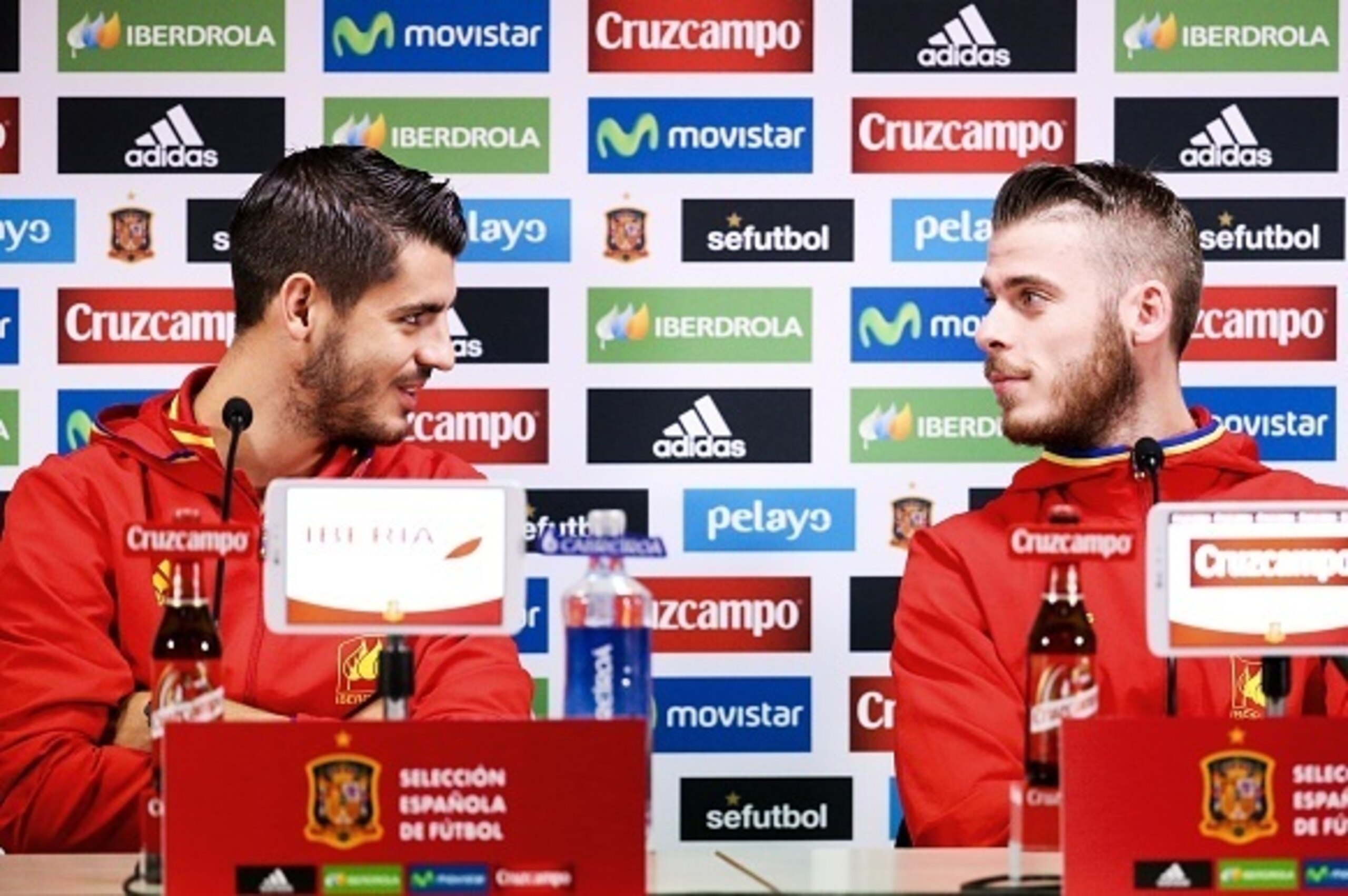 ---BELGIUM OUT---
Spain's Alvaro Morata and Spain's goalkeeper David de Gea attend a press conference held by the Spanish national football team on November 16, 2015 in Brussels, on the eve of the friendly football match Spain versus Belgium, in preparati