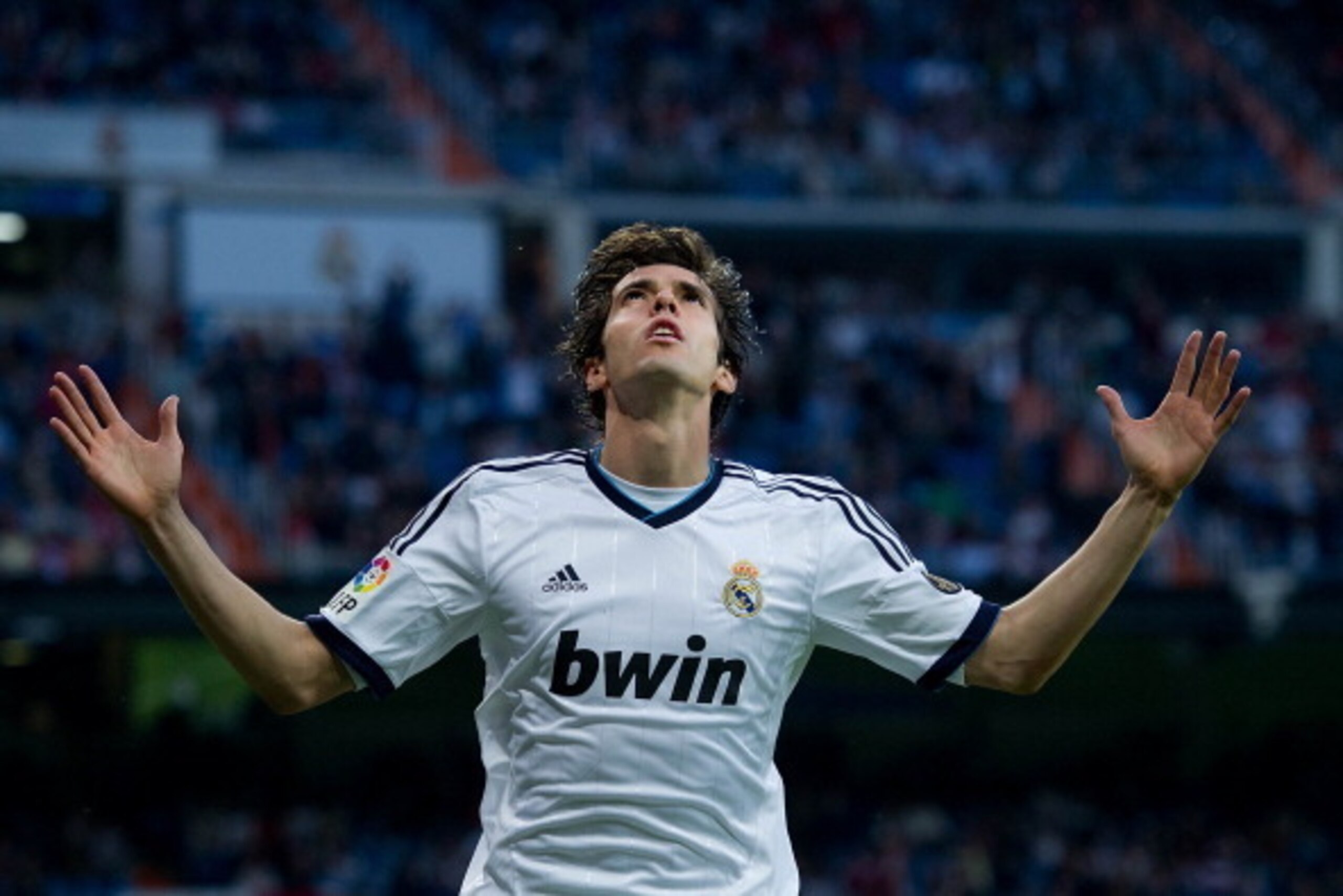 MADRID, SPAIN - MAY 04:  Kaka of Real Madrid CF celebrates scoring their third goal during the La Liga match between Real Madrid CF and Real Valladolid CF at Estadio Santiago Bernabeu on May 4, 2013 in Madrid, Spain.  (Photo by Gonzalo Arroyo Moreno/Getty