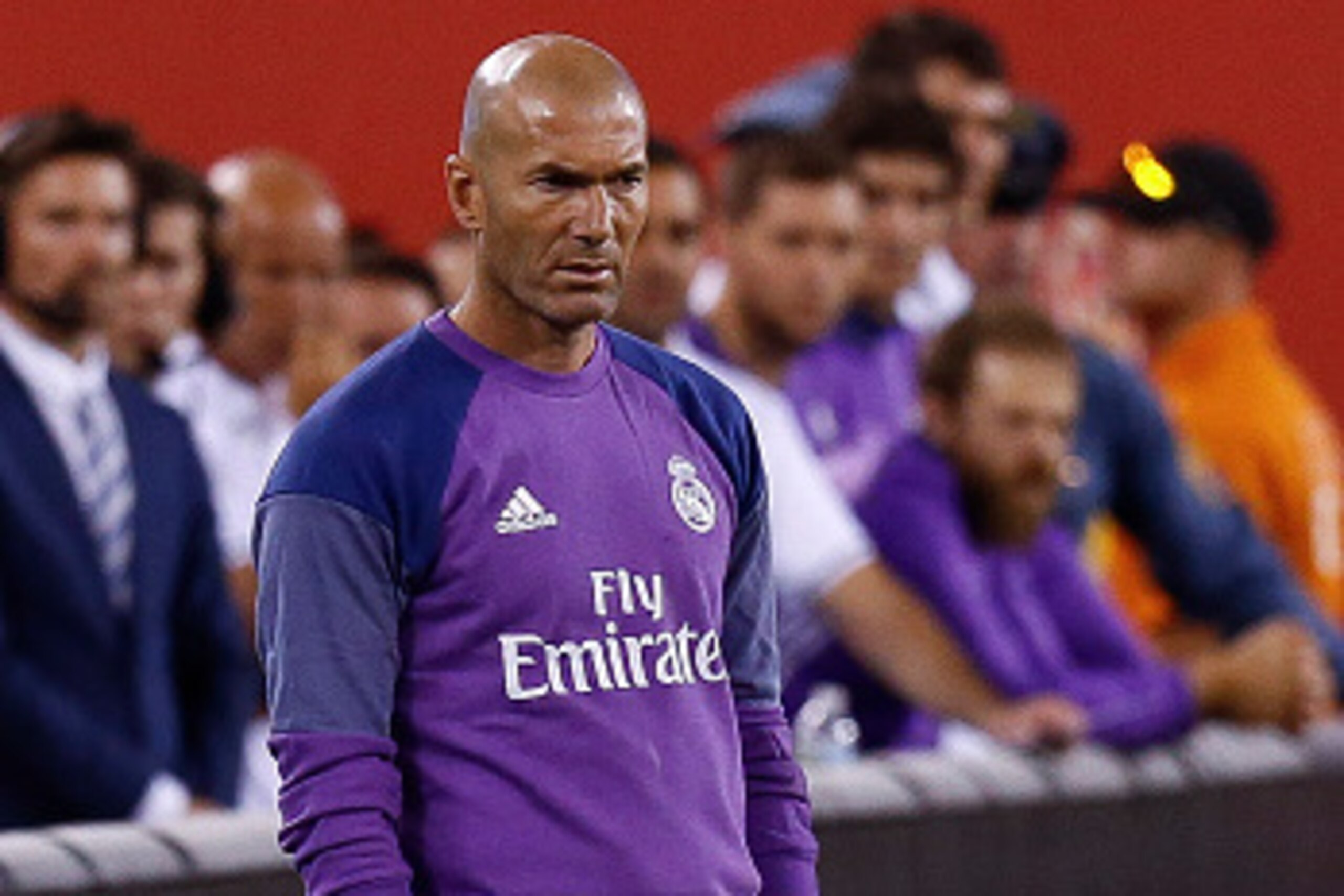 EAST RUTHERFORD, NJ - AUGUST 03: Head coach Zinedine Zidane of Real Madrid looks on during their International Champions Cup match against the Bayern Munich at MetLife Stadium on August 3, 2016 in East Rutherford, New Jersey. (Photo by Jeff Zelevansky/Get
