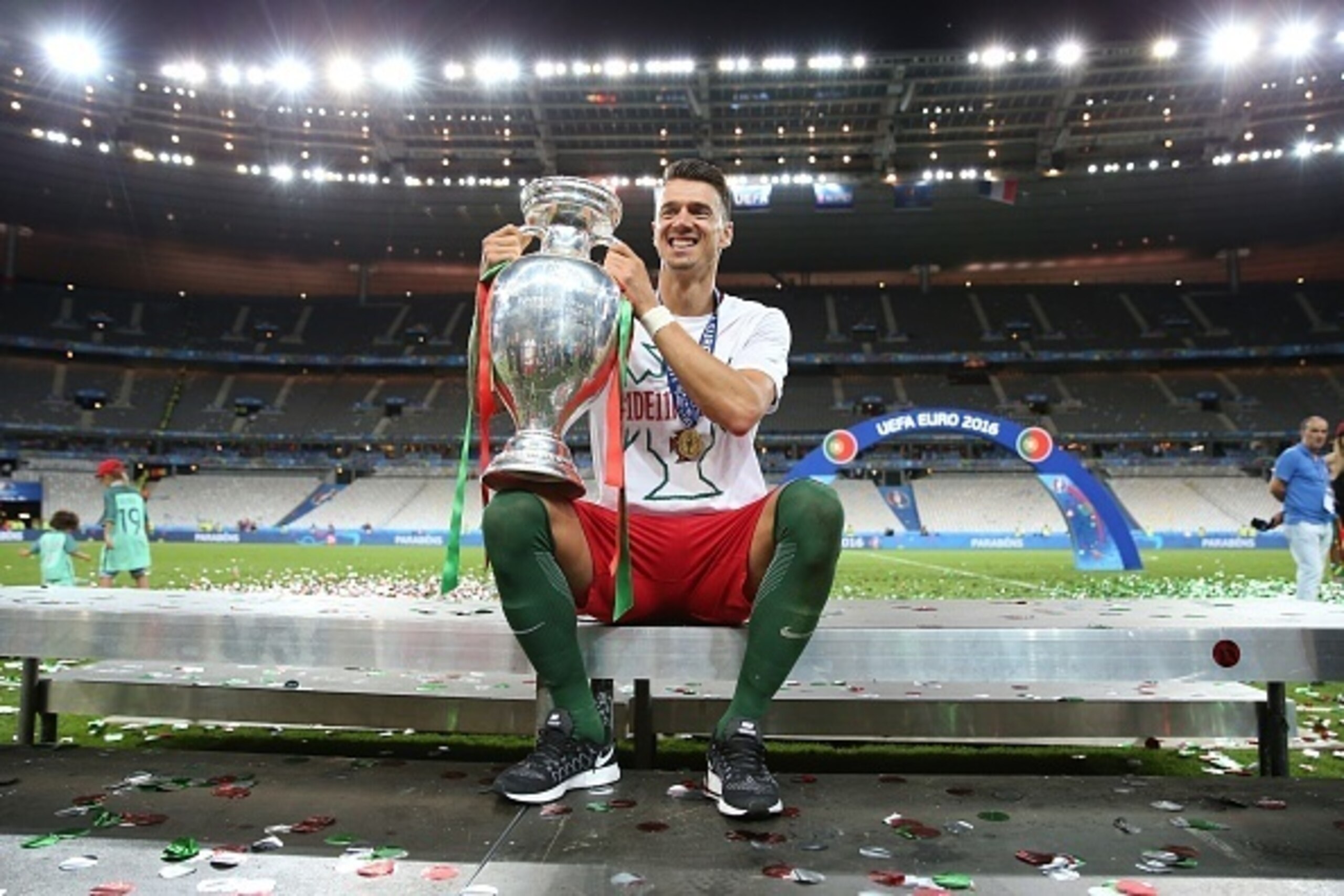 Jose Fonte  of Portugal during the UEFA EURO 2016 final match between Portugal and France on July 10, 2016 at the Stade de France in Paris, France.(Photo by VI Images via Getty Images)