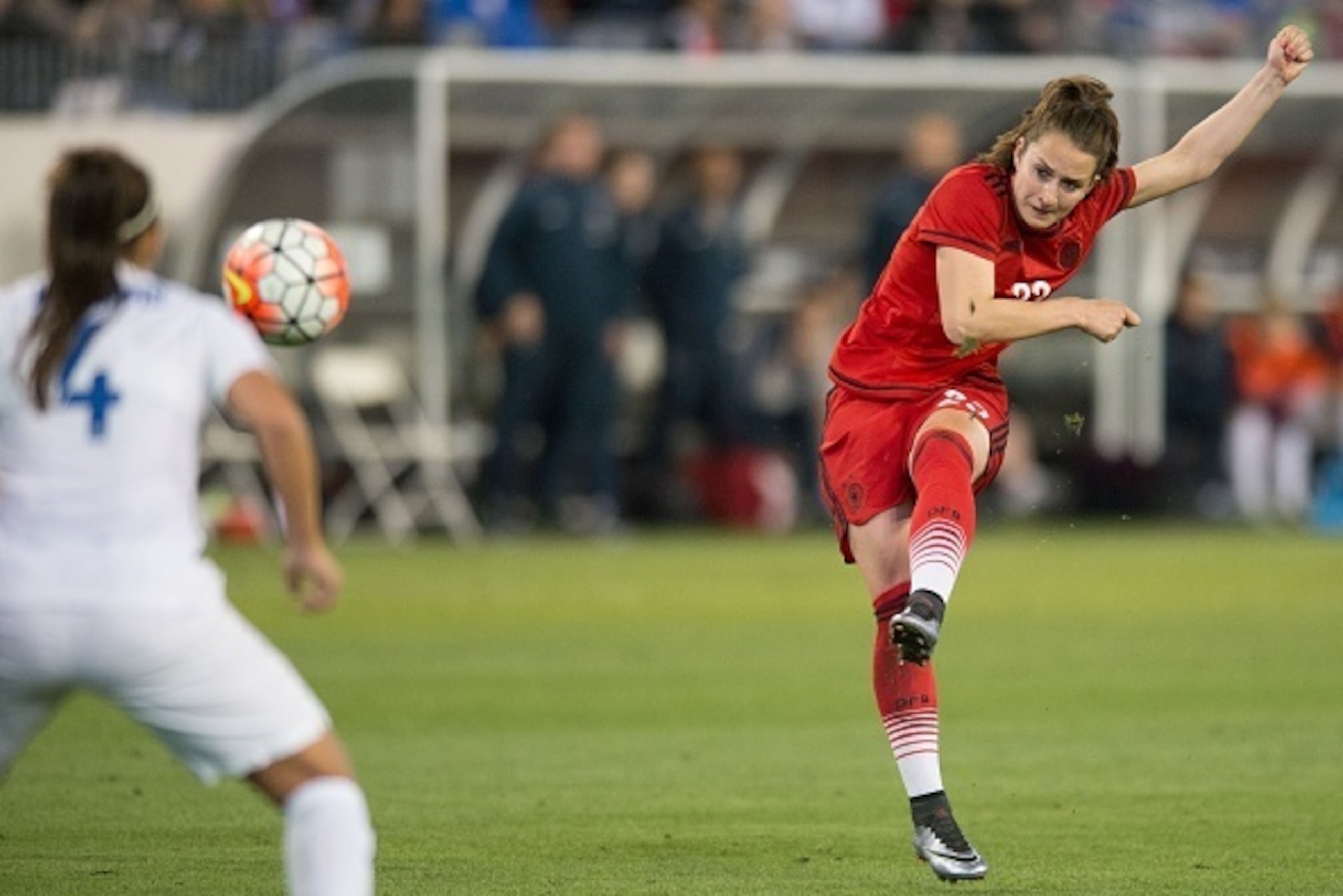 Sara Dabritz of Germany attempts a shot at goal against England during the '2016 She Believes Cup' match between the England and Germany at Nissan Stadium on March 6, 2016 in Nashville, Tennessee. / AFP / Michael B. Thomas        (Photo credit should read