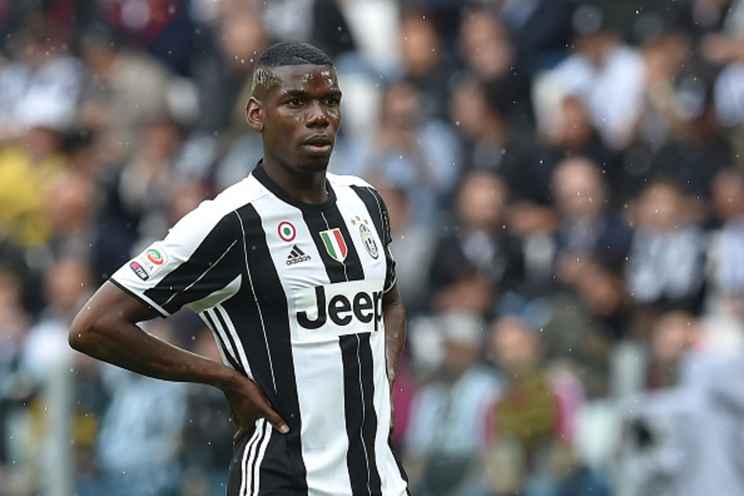 TURIN, ITALY - MAY 14:  Paul Pogba of Juventus FC looks on during the Serie A match between Juventus FC and UC Sampdoria at Juventus Arena on May 14, 2016 in Turin, Italy.  (Photo by Valerio Pennicino/Getty Images)