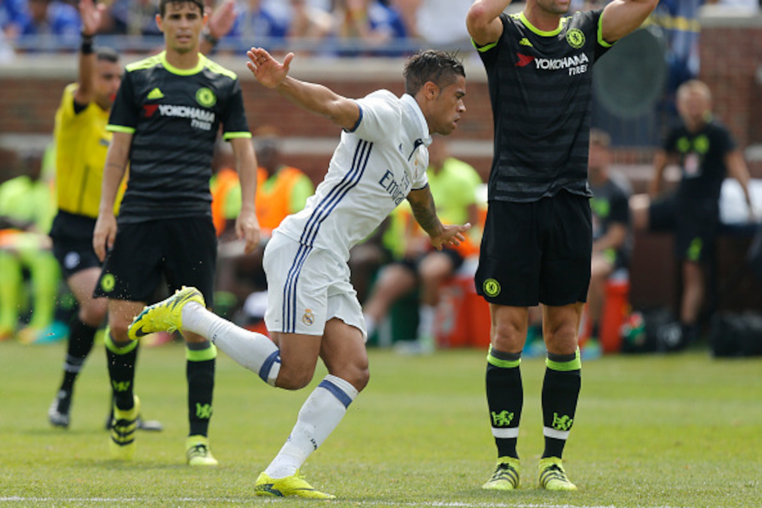 Real Madrid defender Mariano Diaz (C) celebrates his goal against Chelsea during an International Champions Cup soccer match in Ann Arbor, Michigan on July 30, 2016. / AFP / Jay LaPrete        (Photo credit should read JAY LAPRETE/AFP/Getty Images)