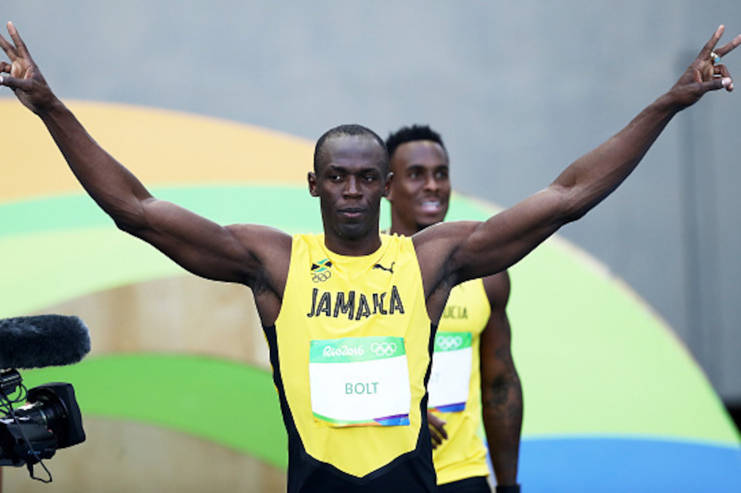 RIO DE JANEIRO, BRAZIL - AUGUST 13:  Usain Bolt of Jamaica salutes the crowd at the start of the Men's 100m Round 1 on Day 8 of the Rio 2016 Olympic Games at the Olympic Stadium on August 13, 2016 in Rio de Janeiro, Brazil.  (Photo by Alexander Hassenstei