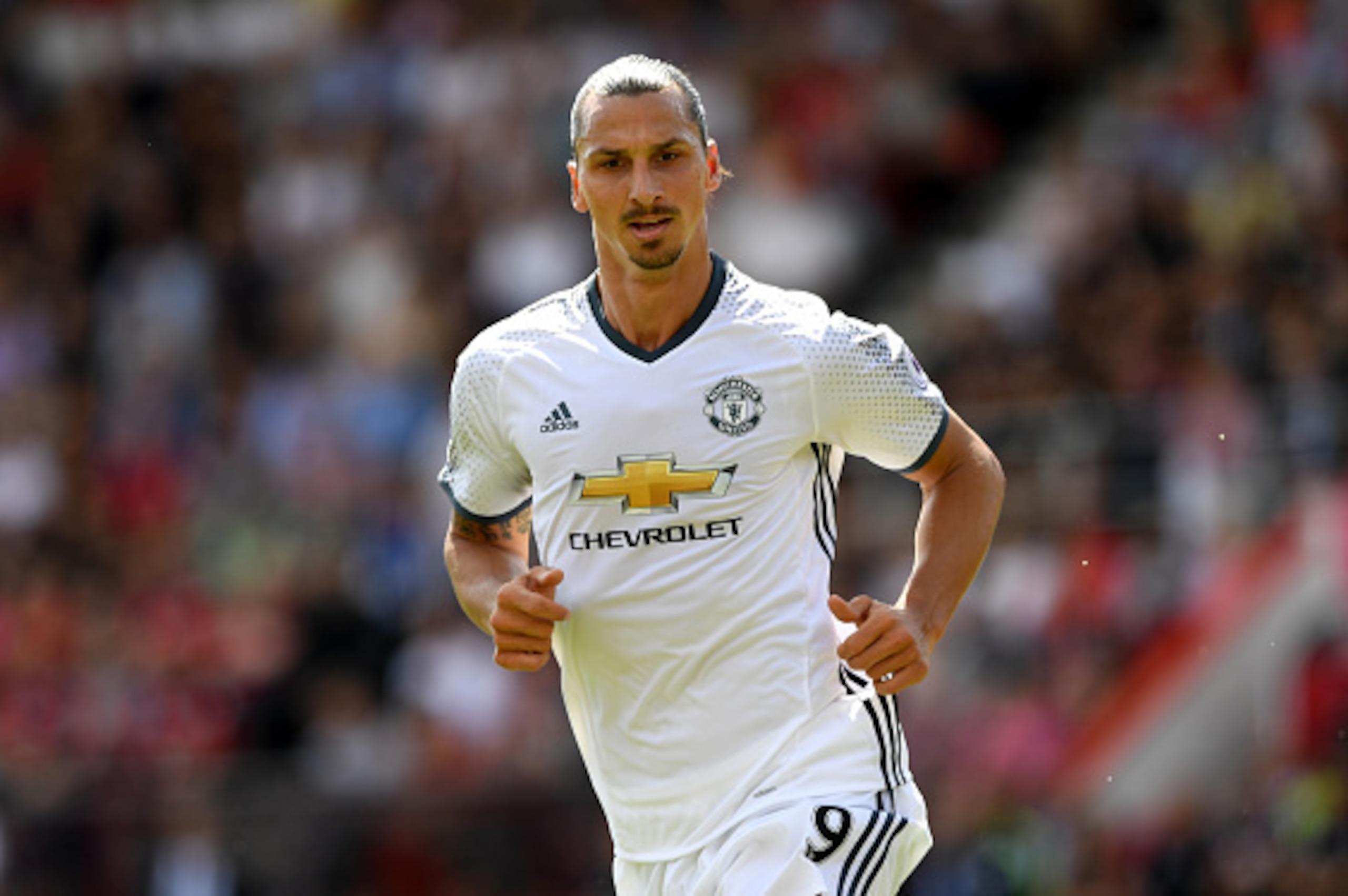 BOURNEMOUTH, ENGLAND - AUGUST 14: Zlatan Ibrahimovic of Manchester United in action during the Premier League match between AFC Bournemouth and Manchester United at Vitality Stadium on August 14, 2016 in Bournemouth, England. (Photo by Stu Forster/Gett BOURNEMOUTH, ENGLAND - AUGUST 14: Zlatan Ibrahimovic of Manchester United in action during the Premier League match between AFC Bournemouth and Manchester United at Vitality Stadium on August 14, 2016 in Bournemouth, England. (Photo by Stu Forster/Gett