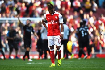 LONDON, ENGLAND - AUGUST 14: Alex Oxlade-Chamberlain of Arsenal looks dejected after the Premier League match between Arsenal and Liverpool at Emirates Stadium on August 14, 2016 in London, England.  (Photo by Mike Hewitt/Getty Images)