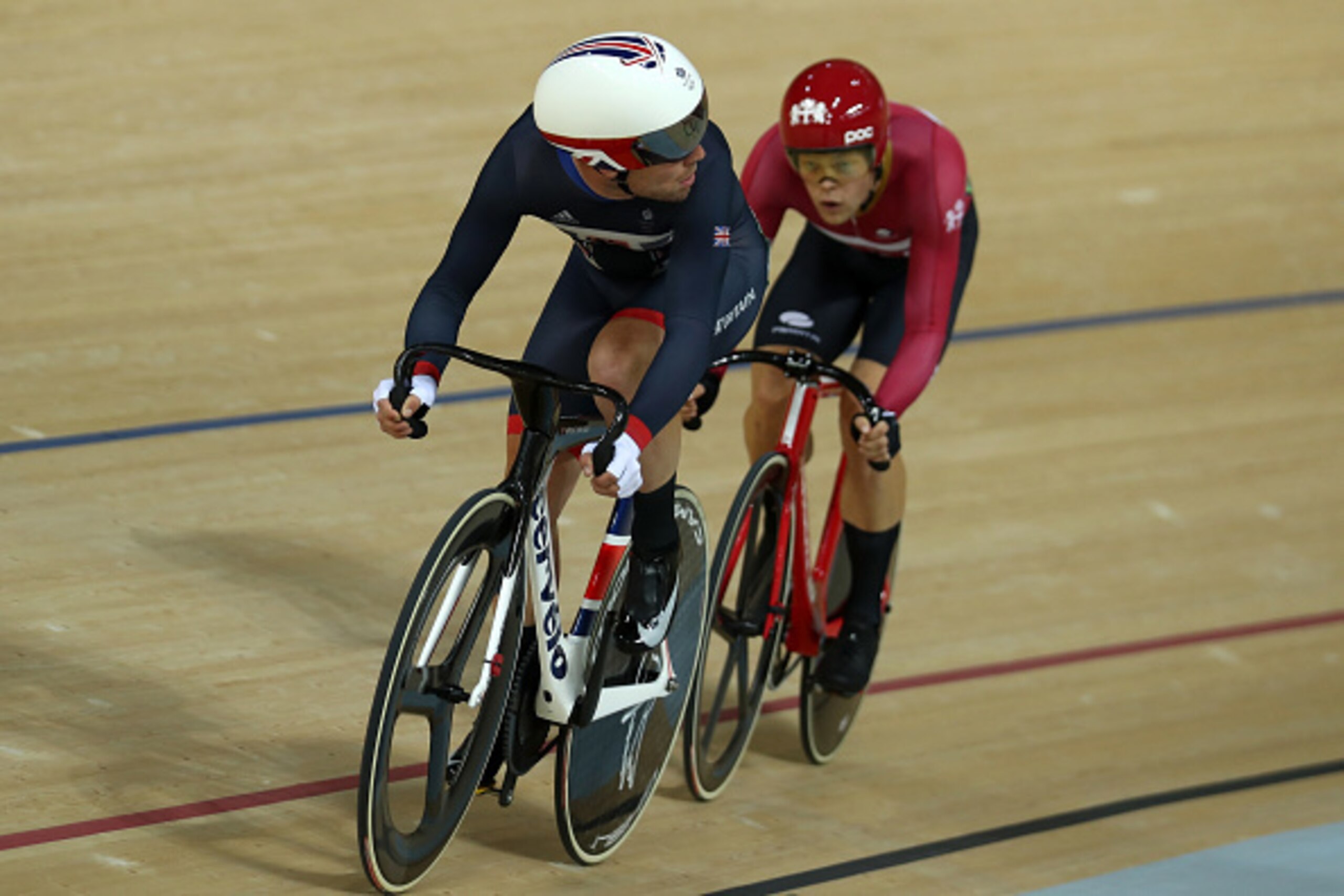 RIO DE JANEIRO, BRAZIL - AUGUST 14:  Lasse Norman Hansen of Denmark leads Mark Cavendish of Great Britain lead during the Men's Omnium Scratch Race 1 during  on Day 9 of the Rio 2016 Olympic Games at the Rio Olympic Velodrome on August 14, 2016 in Rio de 