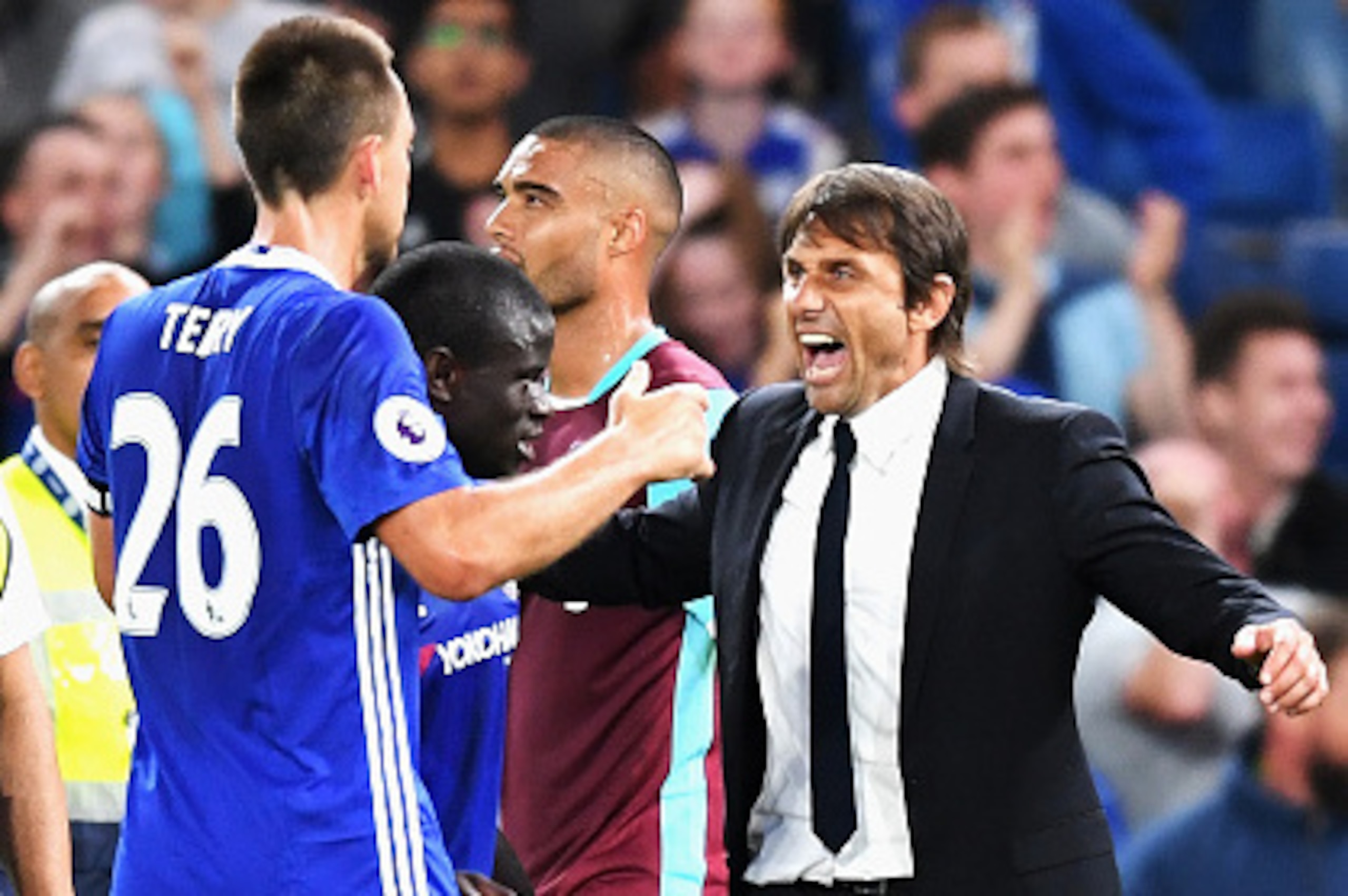 LONDON, ENGLAND - AUGUST 15:  Antonio Conte, Manager of Chelsea celebrates victory with John Terry of Chelsea after the Premier League match between Chelsea and West Ham United at Stamford Bridge on August 15, 2016 in London, England.  (Photo by Michael R