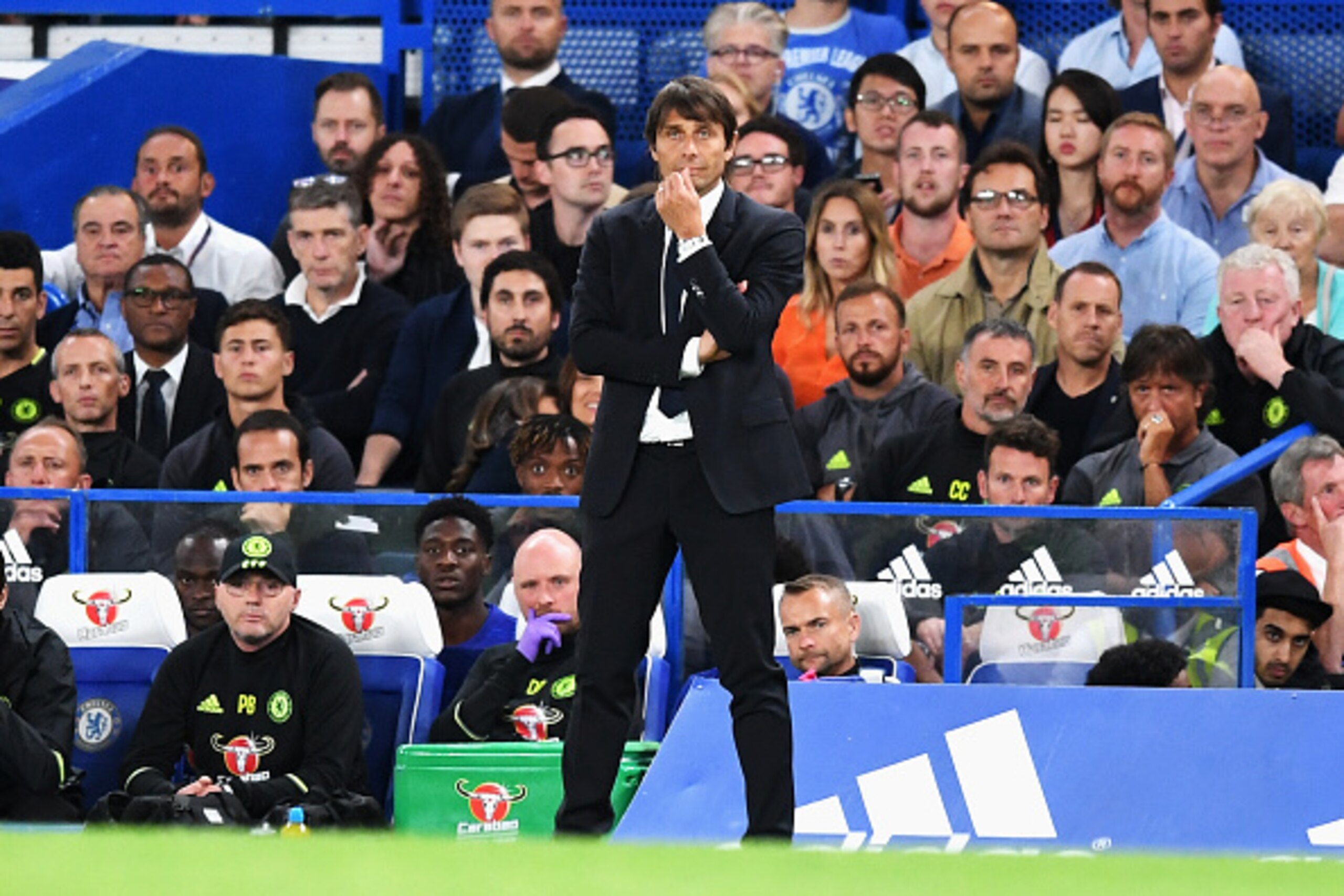 LONDON, ENGLAND - AUGUST 15: Antonio Conte, Manager of Chelsea looks on during the Premier League match between Chelsea and West Ham United at Stamford Bridge on August 15, 2016 in London, England. (Photo by Michael Regan/Getty Images) LONDON, ENGLAND - AUGUST 15: Antonio Conte, Manager of Chelsea looks on during the Premier League match between Chelsea and West Ham United at Stamford Bridge on August 15, 2016 in London, England. (Photo by Michael Regan/Getty Images)