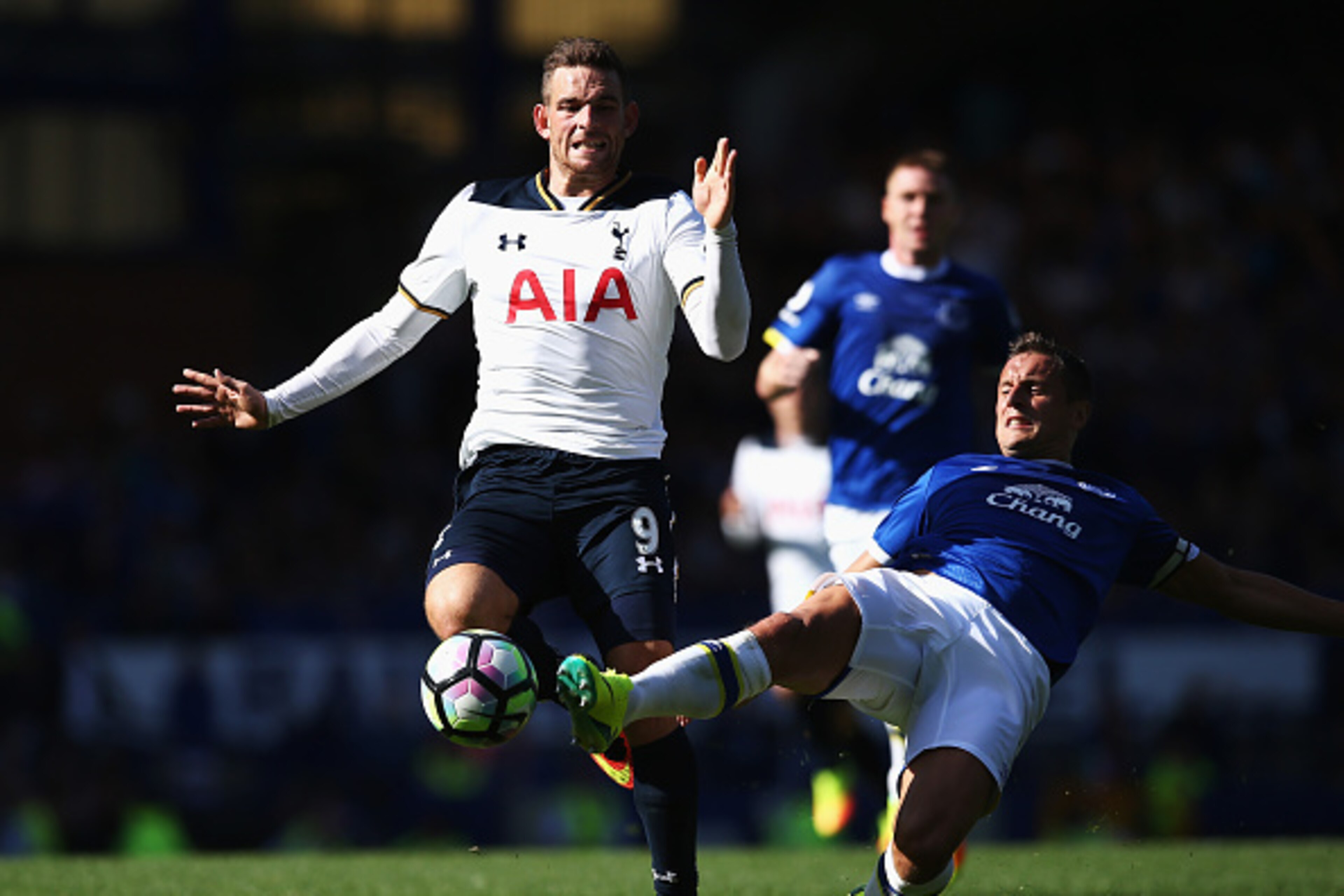 LIVERPOOL, ENGLAND - AUGUST 13: Vincent Janssen of Tottenham Hotspur is tackled by Phil Jagielka of Everton during the Premier League match between Everton and Tottenham Hotspur at Goodison Park on August 13, 2016 in Liverpool, England.  (Photo by Jan Kru