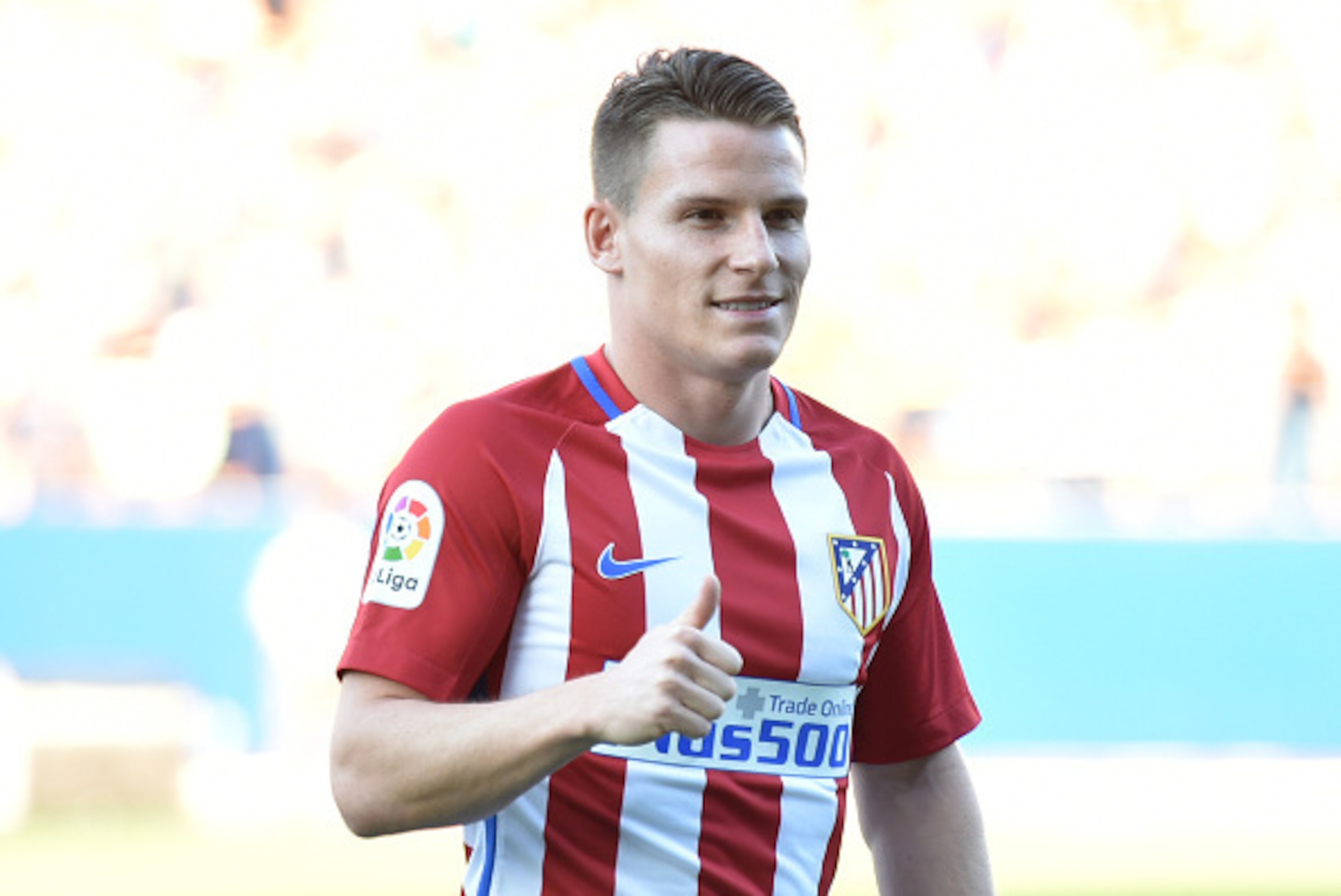 Atletico de Madrid's new signing French forward Kevin Gameiro poses during his presentation at the Vicente Calderon stadium in Madrid on July 31, 2016. / AFP / GERARD JULIEN        (Photo credit should read GERARD JULIEN/AFP/Getty Images)