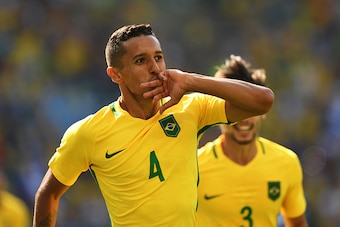 RIO DE JANEIRO, BRAZIL - AUGUST 17:  Marquinhos of Brazil celebrates scoring the 4th goal during the Men's Semifinal Football match at Maracana Stadium on Day 12 of the Rio 2016 Olympic Games on August 17, 2016 in Rio de Janeiro, Brazil.  (Photo by Quinn 