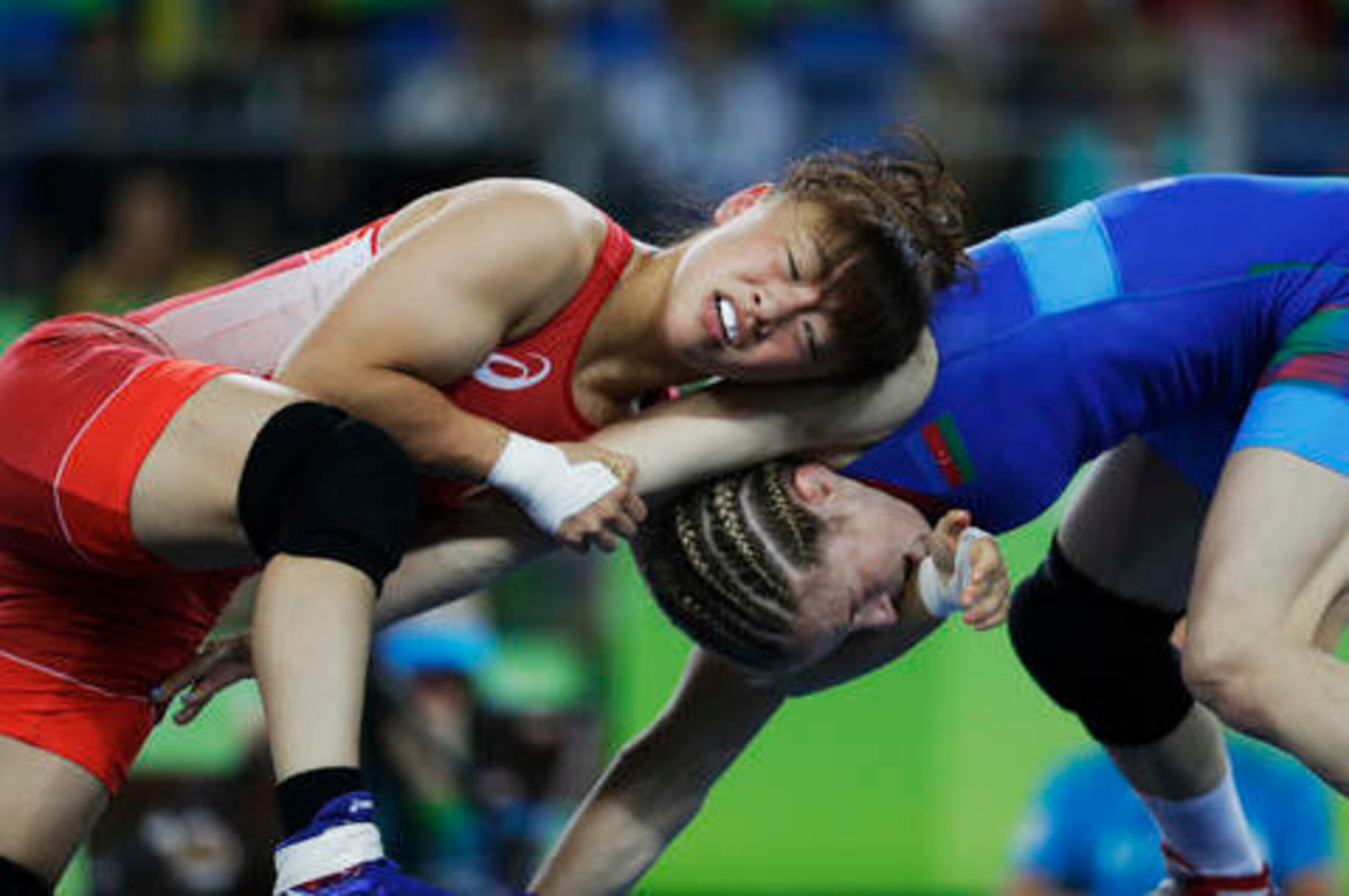 Tosaka won her final with seconds remaining. Tosaka won her final with seconds remaining.