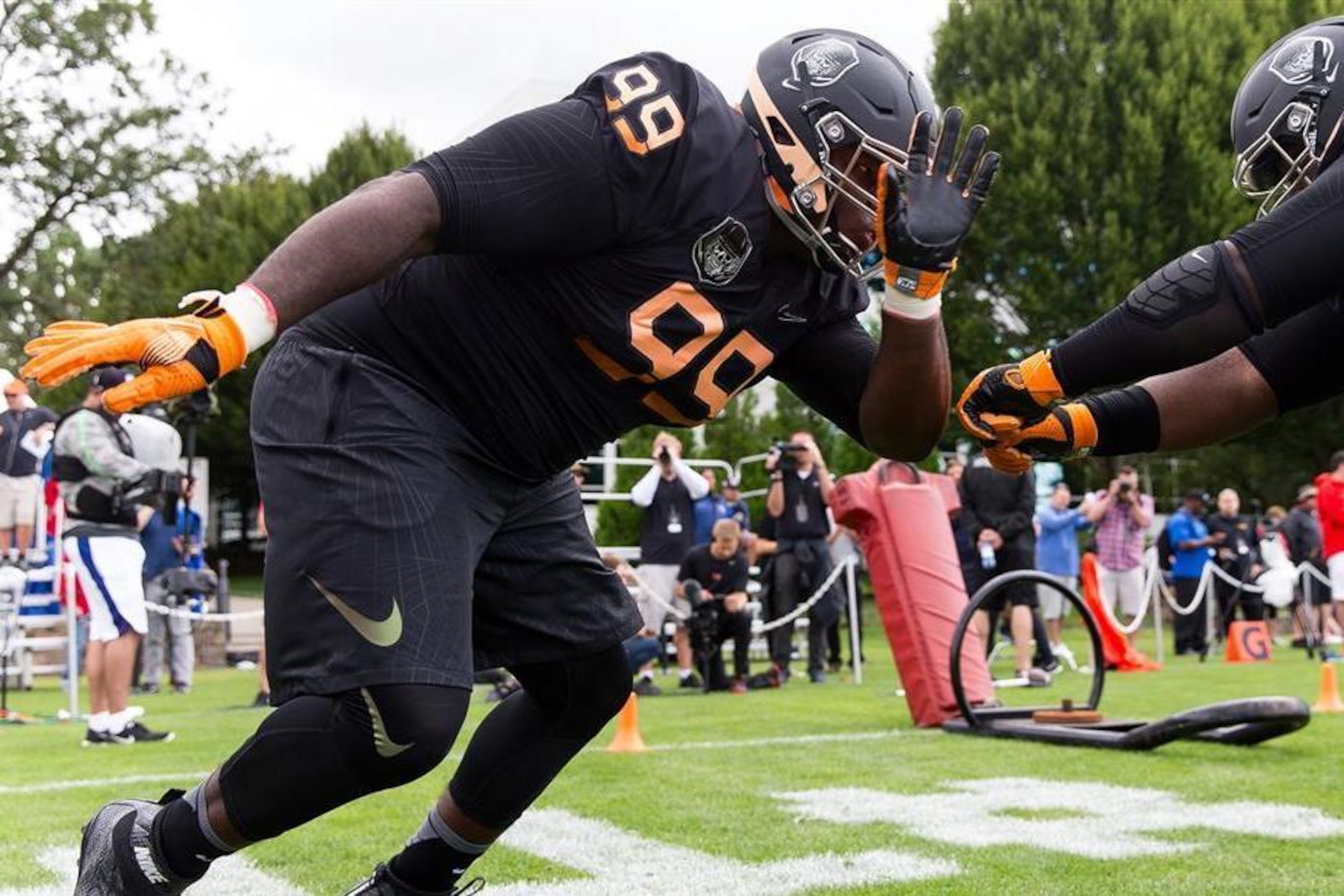 Marvin Wilson, a 5-star defensive tackle and the No. 3 player in the 2017 class, can be a huge recruiting addition for Texas or Texas A&M.