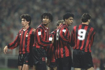 9 Dec 1992:   AC Milan Players Demetrio Albertini, Ruud Gullit, Frank Rijkaard and Marco Van Basten form a wall in the European Cup match  against PSV Eindhoven. AC Milan won the match 2-1. \ Mandatory Credit: Chris  Cole/Allsport