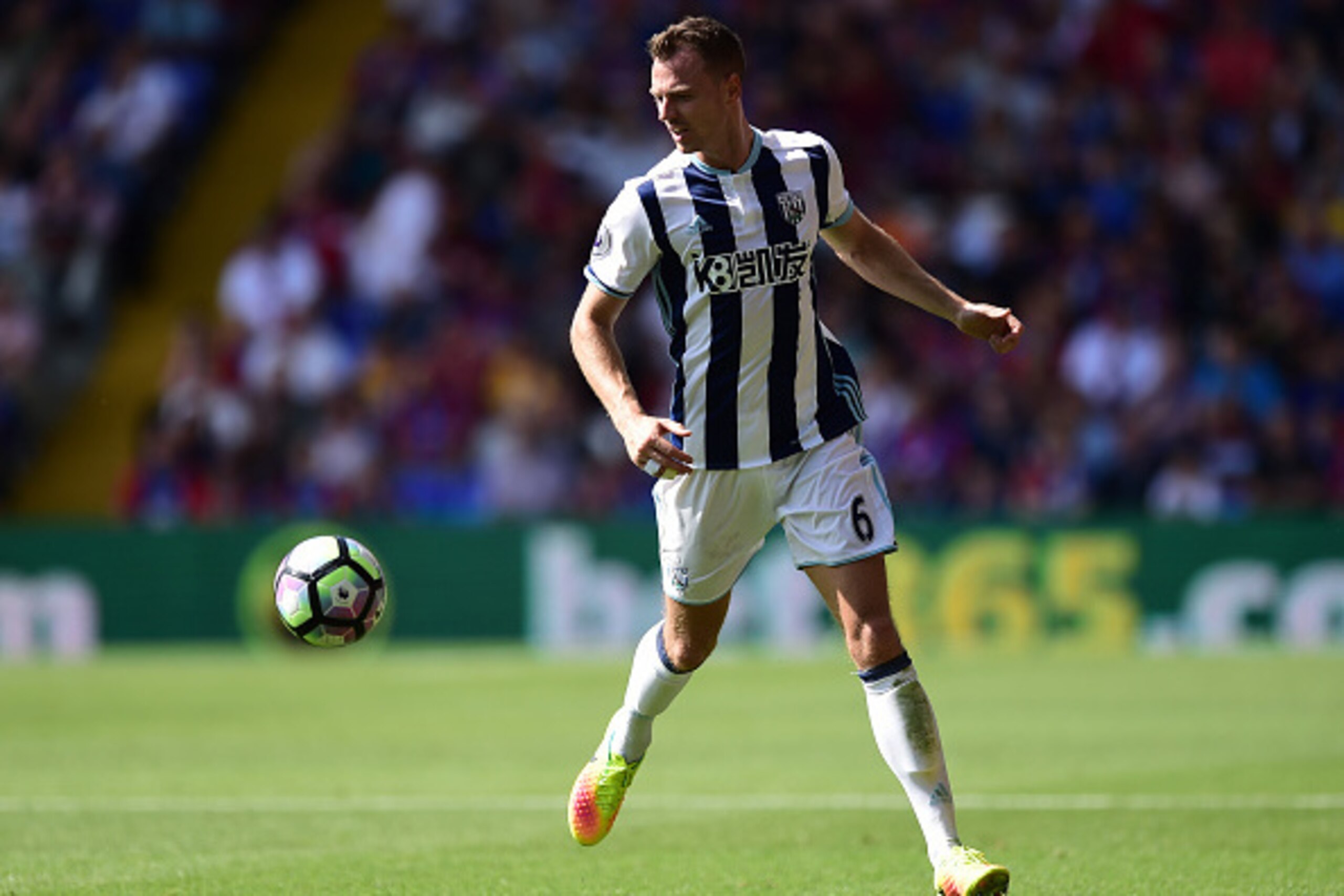 LONDON, ENGLAND - AUGUST 13:  Jonny Evans of West Bromwich Albion in action during the Premier League match between Crystal Palace and West Bromwich Albion at Selhurst Park on August 13, 2016 in London, England. (Photo by Alex Broadway/Getty Images)