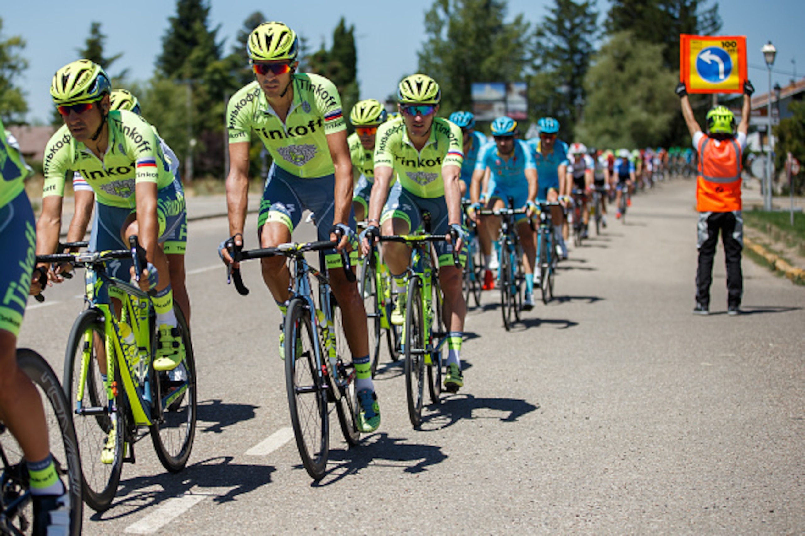 Team Tinkoff-Saxo's Spanish rider Alberto Contador (2L) rides during the first stage of the 38th edition of 'La Vuelta a Burgos' (Tour of Burgos), a 158 km ride from Sasamon to Melgar de Fernamental, in Burgos province on August 2, 2016. / AFP / CESAR MAN