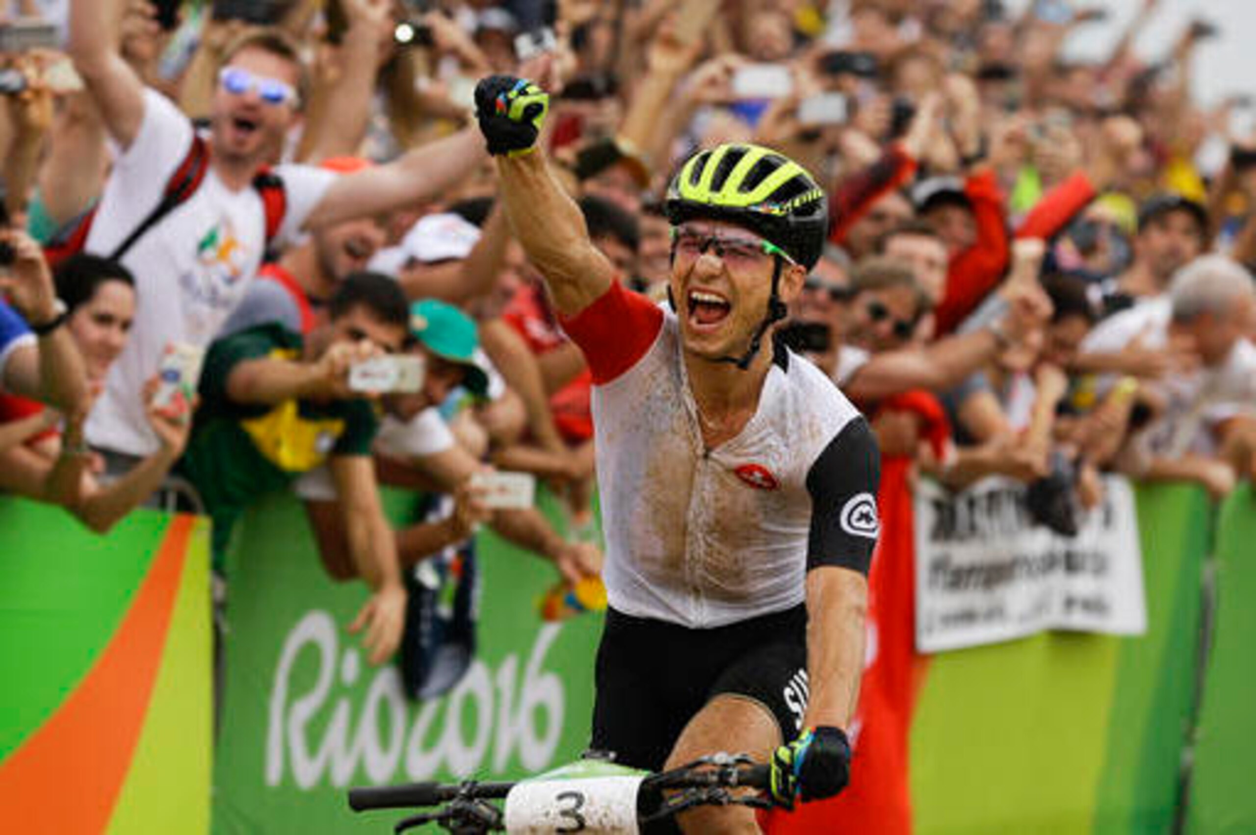 Schurter's late attack won gold.