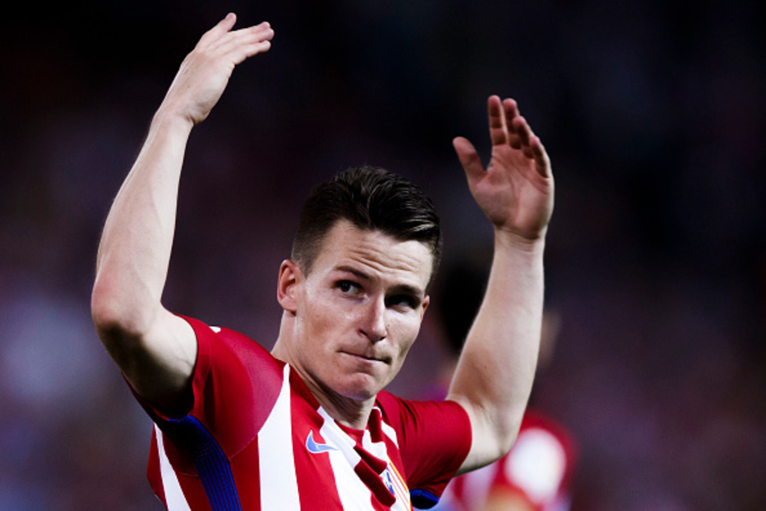 MADRID, SPAIN - AUGUST 21: Kevin Gameiro of Atletico de Madrid celebrates scoring their opening goal during the La Liga match between Club Atletico de Madrid and Deportivo Alaves at Vicente Calderon stadium on August 21, 2016 in Madrid, Spain. (Photo by G MADRID, SPAIN - AUGUST 21: Kevin Gameiro of Atletico de Madrid celebrates scoring their opening goal during the La Liga match between Club Atletico de Madrid and Deportivo Alaves at Vicente Calderon stadium on August 21, 2016 in Madrid, Spain. (Photo by G