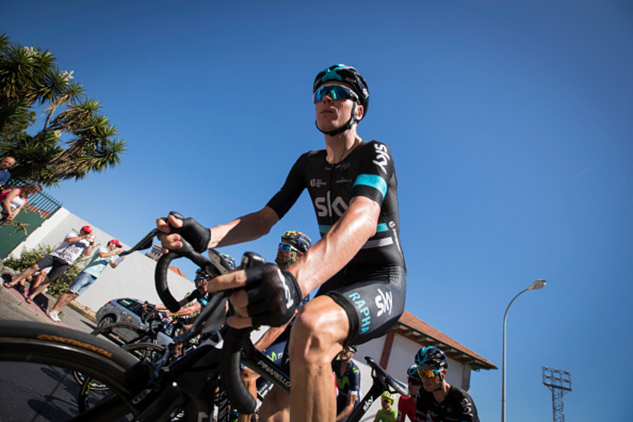 Sky's British cyclist Chris Froome rides after the start of the third stage of the 71st edition of 'La Vuelta' Tour of Spain, a 170 km route between Marin (Pontevedra) and Mirador Ezaro on August 22, 2016. / AFP / JAIME REINA        (Photo credit should r