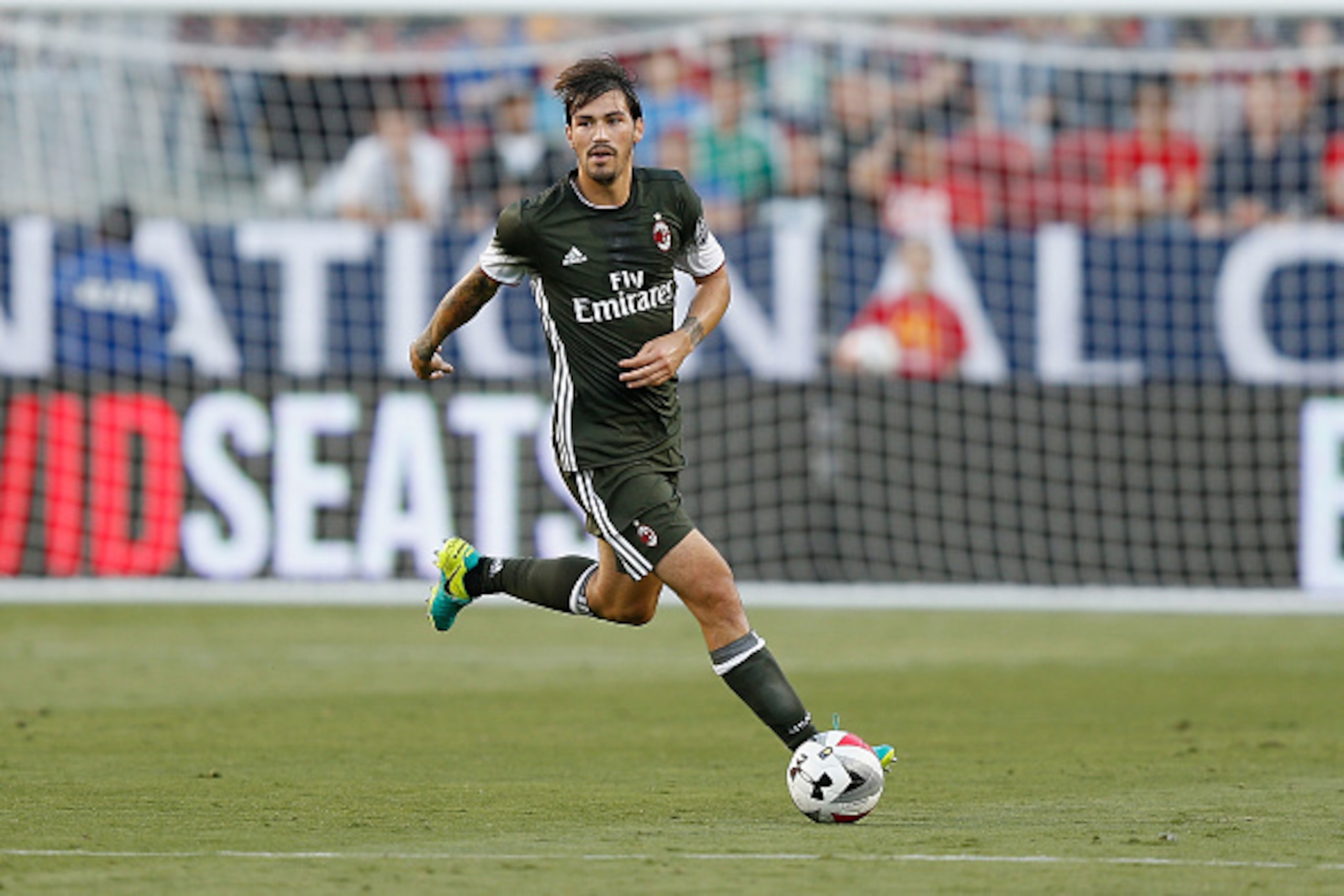 SANTA CLARA, CA - JULY 30: Alessio Romagnoli of AC Milan in action against Liverpool FC during the International Champions Cup match at Levi's Stadium on July 30, 2016 in Santa Clara, California. (Photo by Lachlan Cunningham/Getty Images) SANTA CLARA, CA - JULY 30: Alessio Romagnoli of AC Milan in action against Liverpool FC during the International Champions Cup match at Levi's Stadium on July 30, 2016 in Santa Clara, California. (Photo by Lachlan Cunningham/Getty Images)