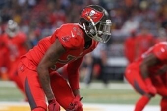 Dec 17, 2015 St. Louis, MO, USA; Tampa Bay Buccaneers cornerback Johnthan Banks (27) against the St. Louis Rams at the Edward Jones Dome. The Rams won 31-23. Mandatory Credit: Aaron Doster-USA TODAY Sports
