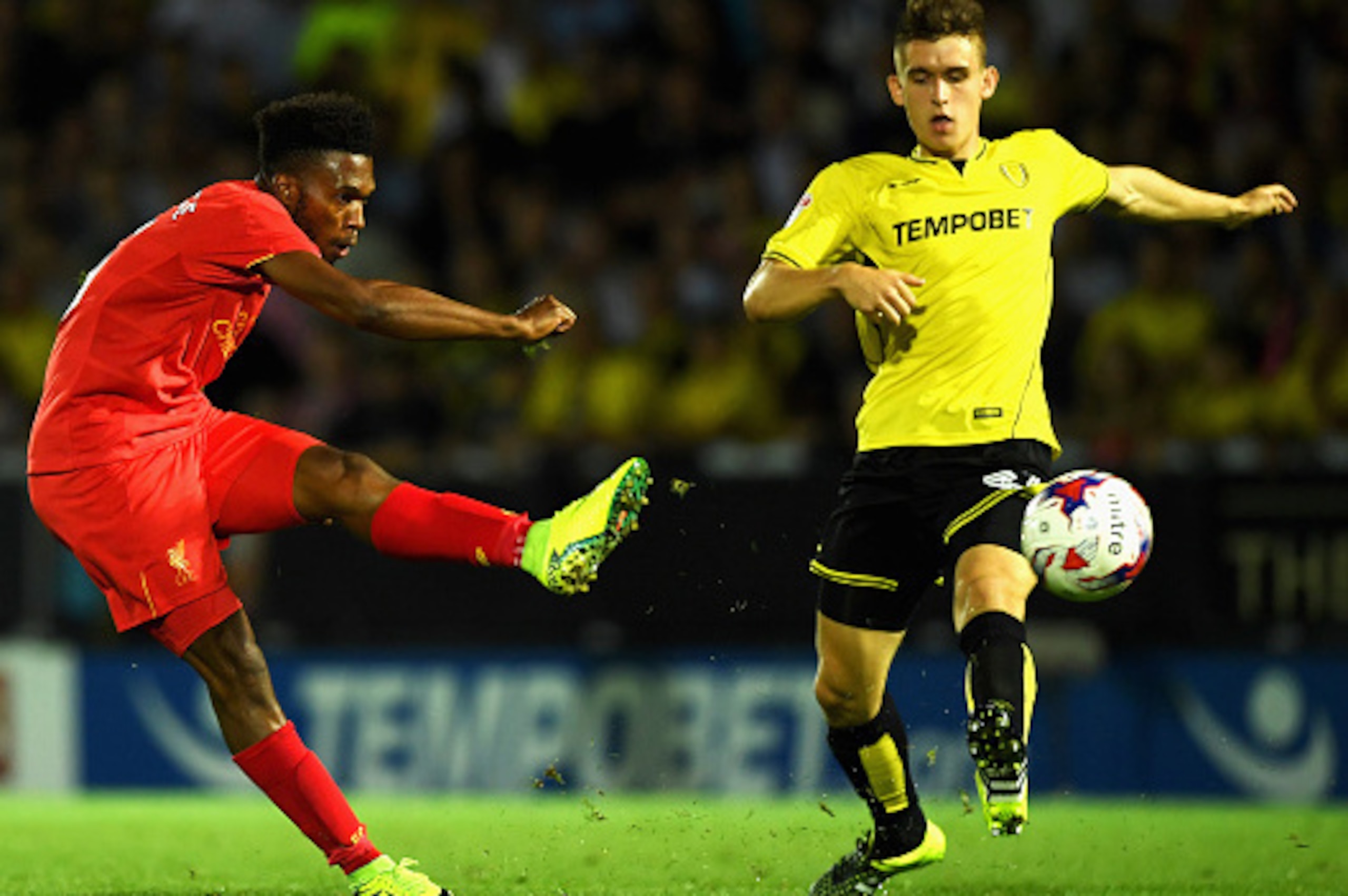 BURTON UPON TRENT, ENGLAND - AUGUST 23:  Daniel Sturridge of Liverpool shoots at goal during the EFL Cup second round match between Burton Albion and Liverpool at Pirelli Stadium on August 23, 2016 in Burton upon Trent, England.  (Photo by Gareth Copley/G