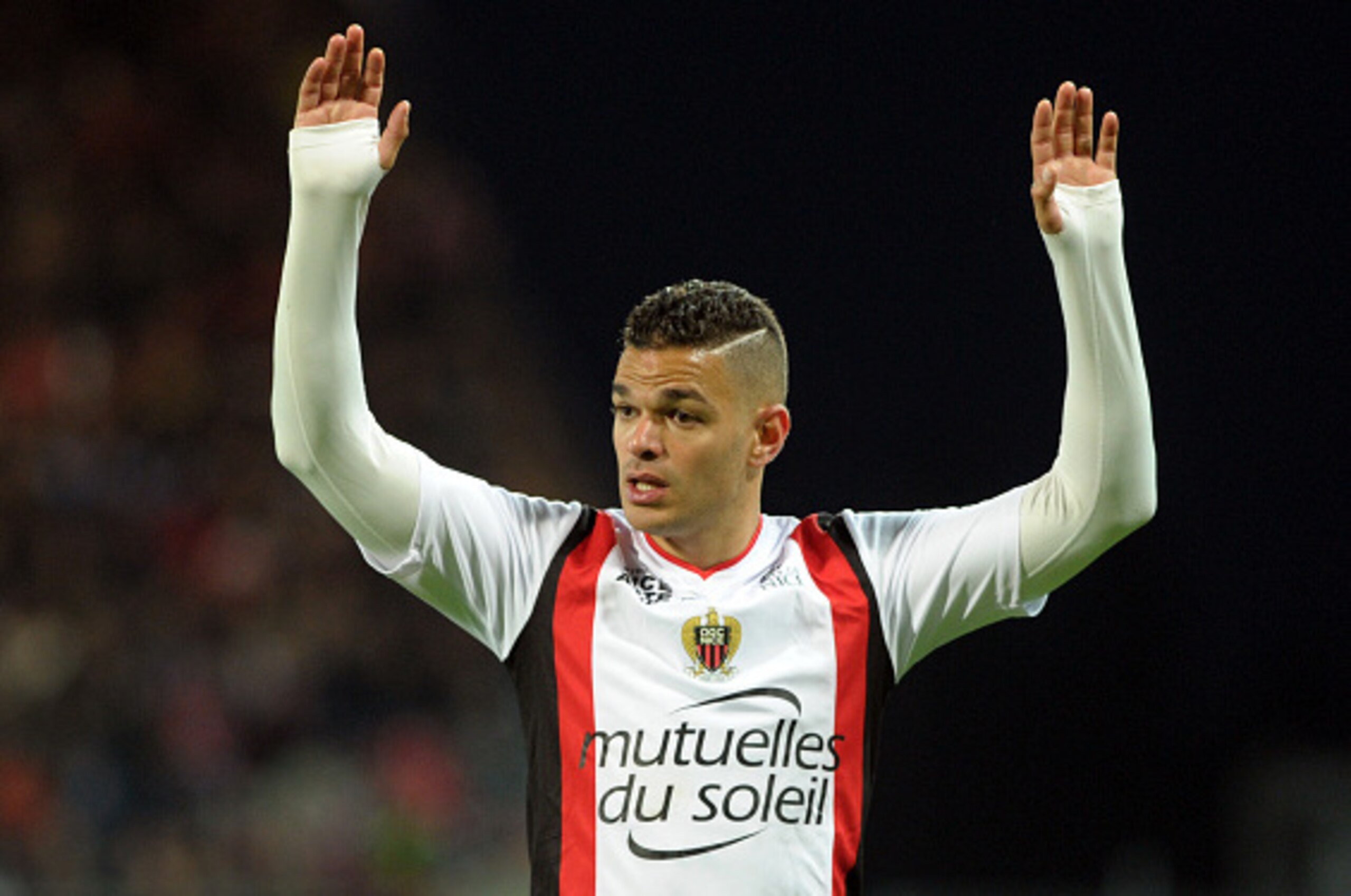 Nice's French forward Hatem Ben Arfa gestures during the French Ligue 1 football match Guingamp against Nice on May 14, 2016 at the Roudourou stadium in Guingamp, western France. AFP PHOTO / FRED TANNEAU / AFP / FRED TANNEAU        (Photo credit should re