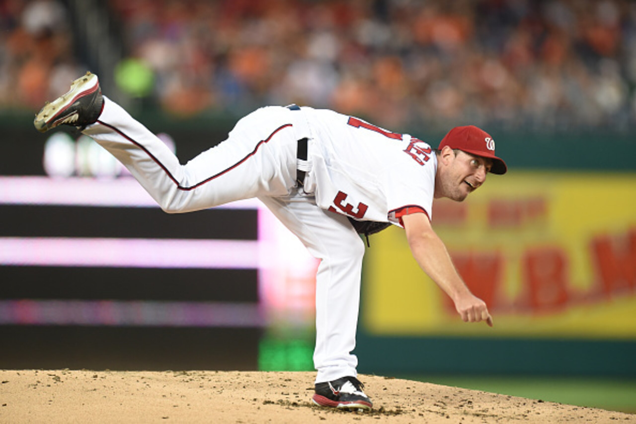 WASHINGTON, DC - AUGUST 25:  Max Scherzer #31 of the Washington Nationals pitches in the third inning during a baseball game against the the Baltimore Orioles at Nationals Park on August 25, 2016 in Washington, DC.  (Photo by Mitchell Layton/Getty Images)