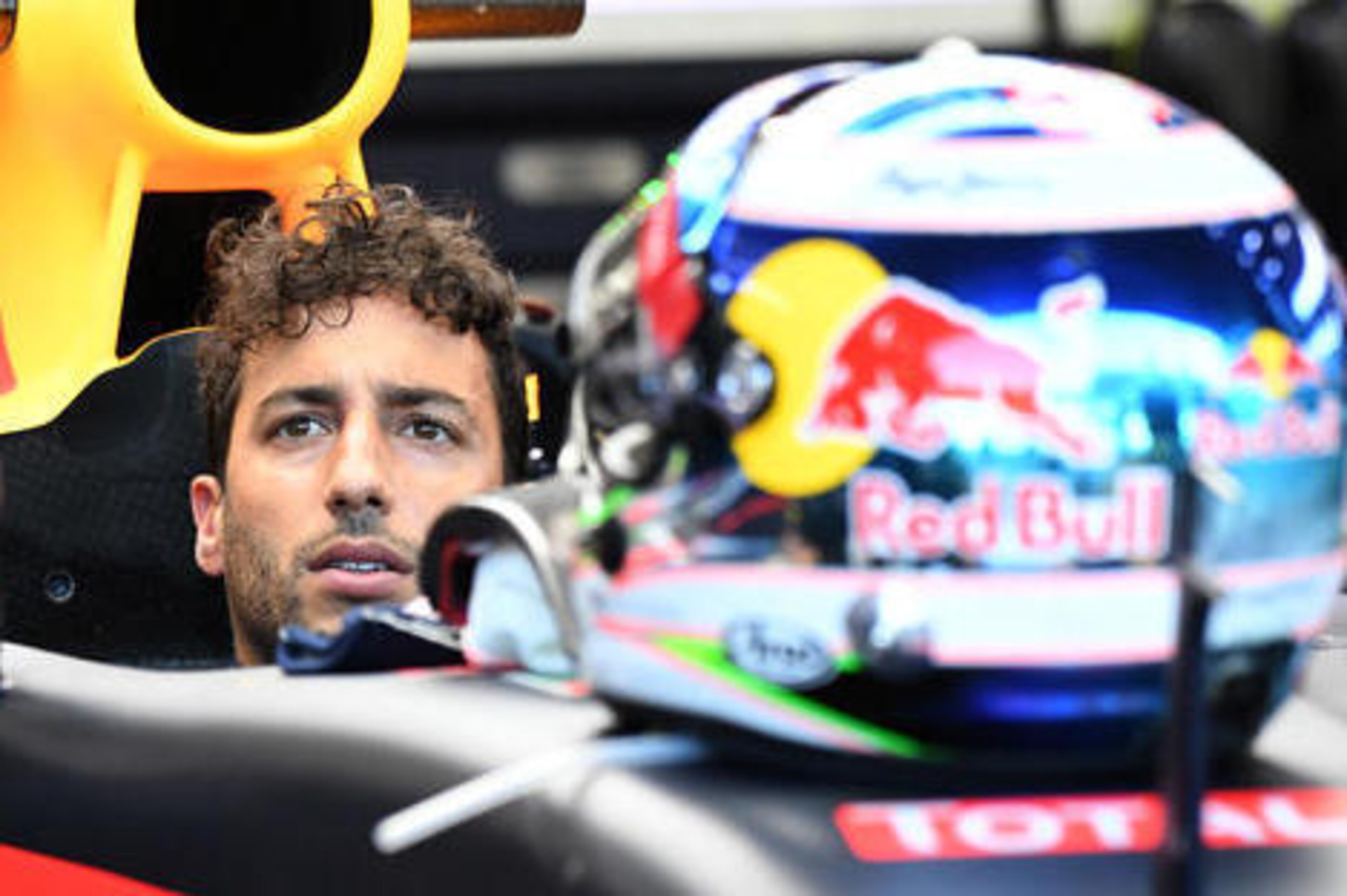 Ricciardo has to take advantage of Hamilton's tough start.