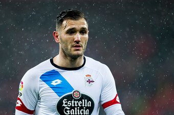 BILBAO, SPAIN - MARCH 02: Lucas Perez of Deportivo La Coruna reacts during the La Liga match between Athletic Club Bilbao and RC Deportivo La Coruna at San Mames Stadium on March 2, 2016 in Bilbao, Spain.  (Photo by Juan Manuel Serrano Arce/Getty Images)